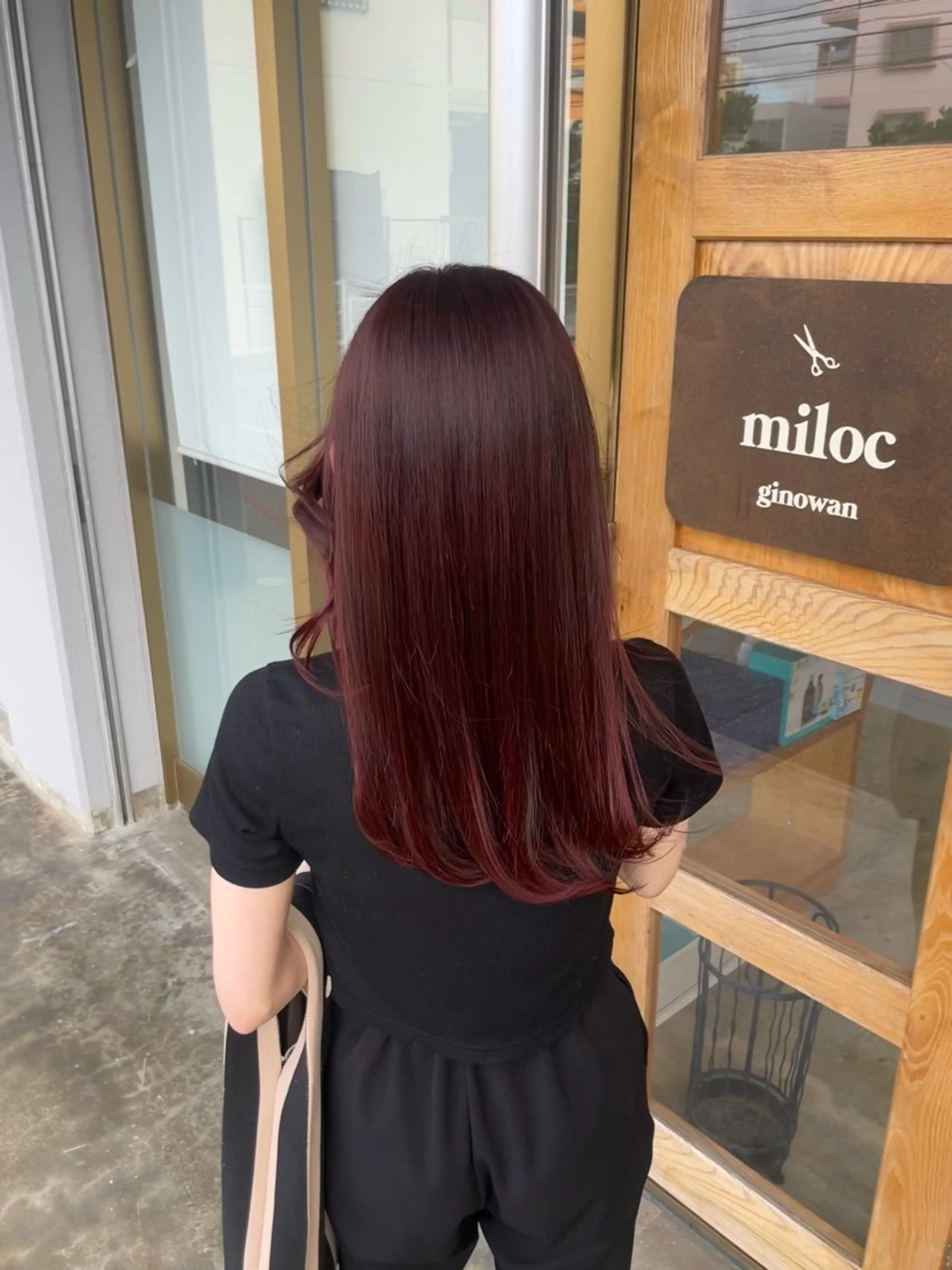 ロング ヘアカラー miloc himekaのヘアスタイル