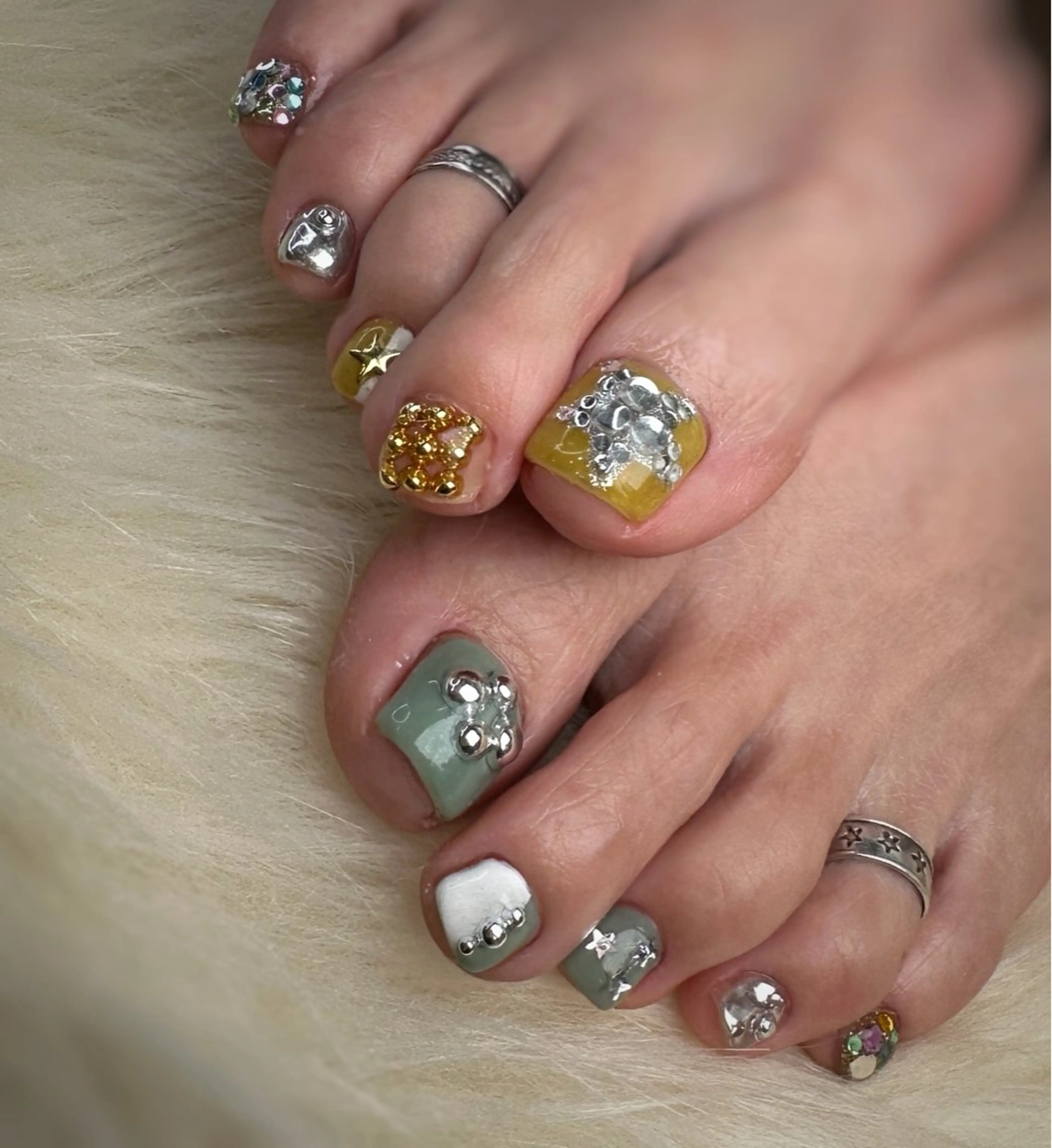 ネイル アートネイル ストーンネイル フットネイル Nail ameria megu所属・ameria meguのネイルデザイン