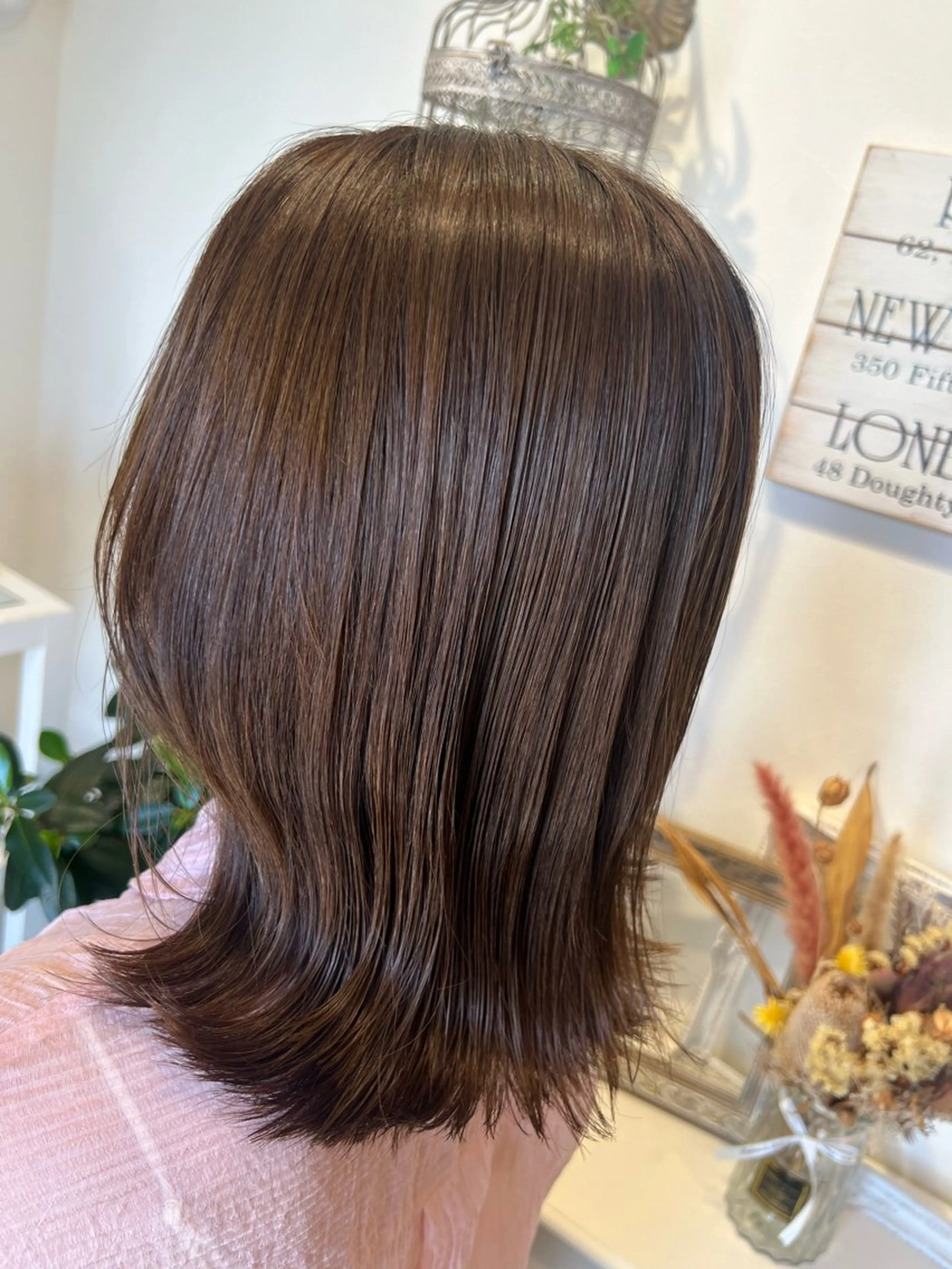 ミディアム カット ヘアカラー トリートメント 井上 美春のヘアスタイル