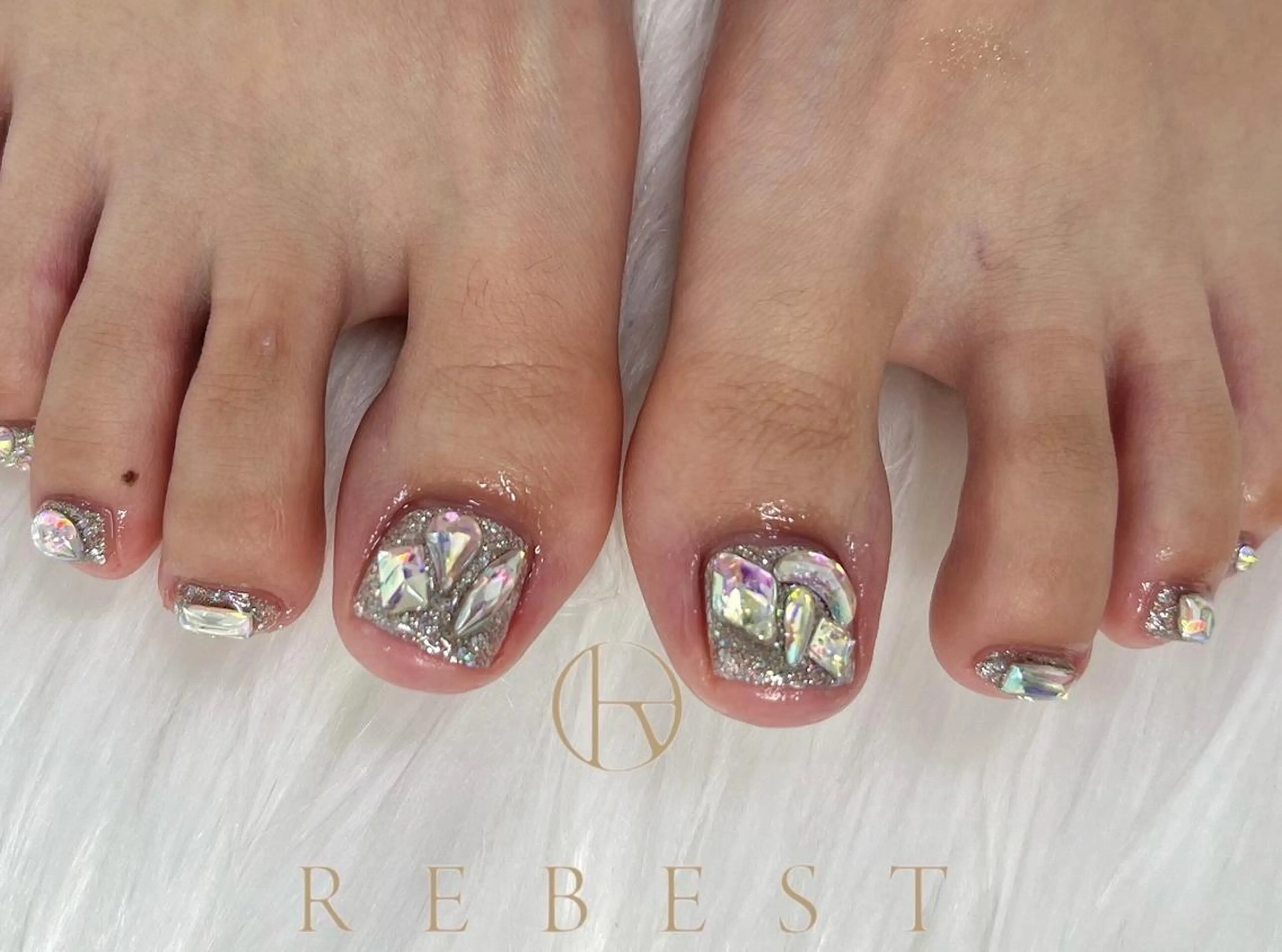 ネイル CURUMI REBEST 京橋のマツエク・マツパデザイン