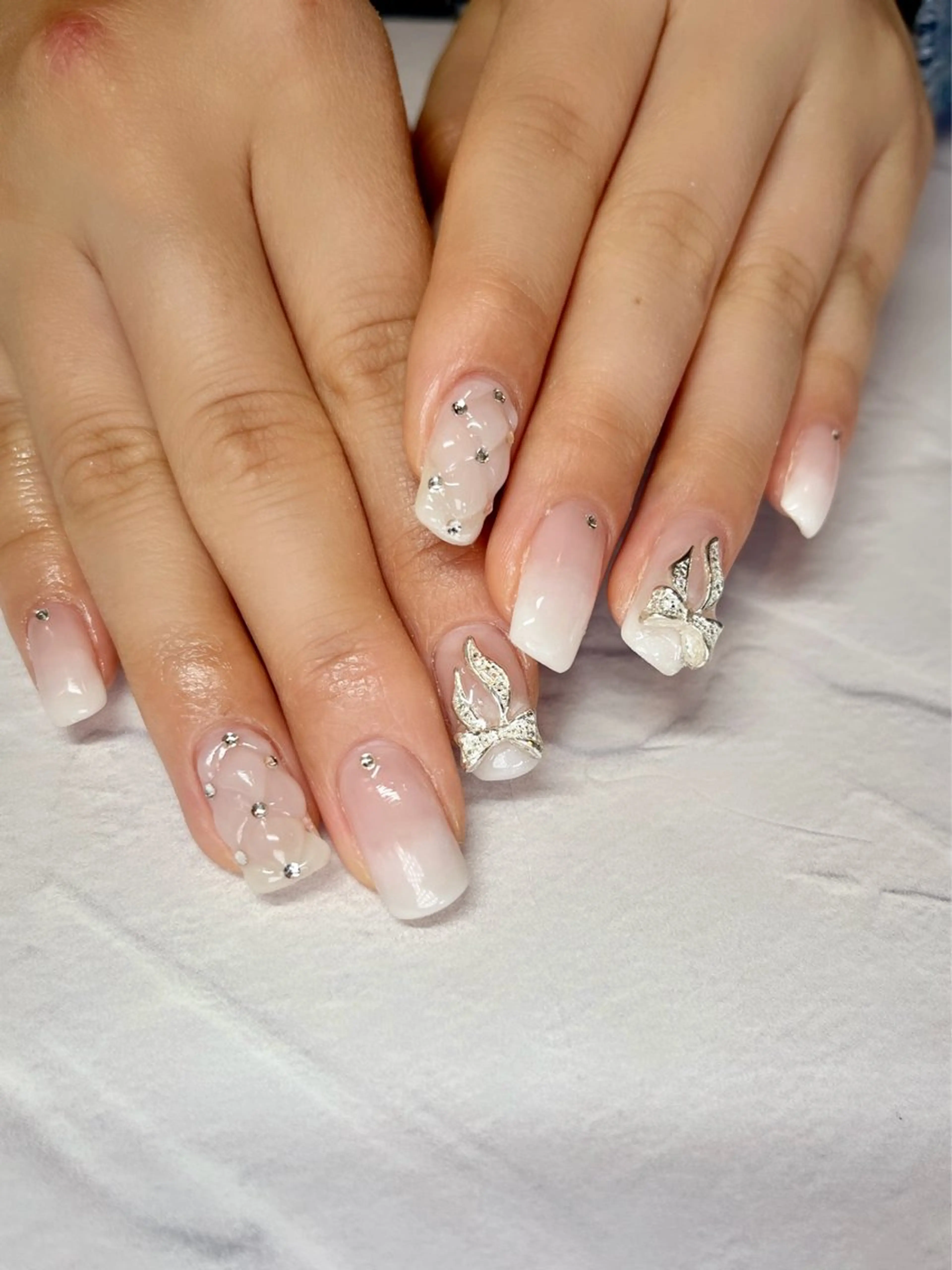 ネイル ハンドネイル li___nail 31のネイルデザイン