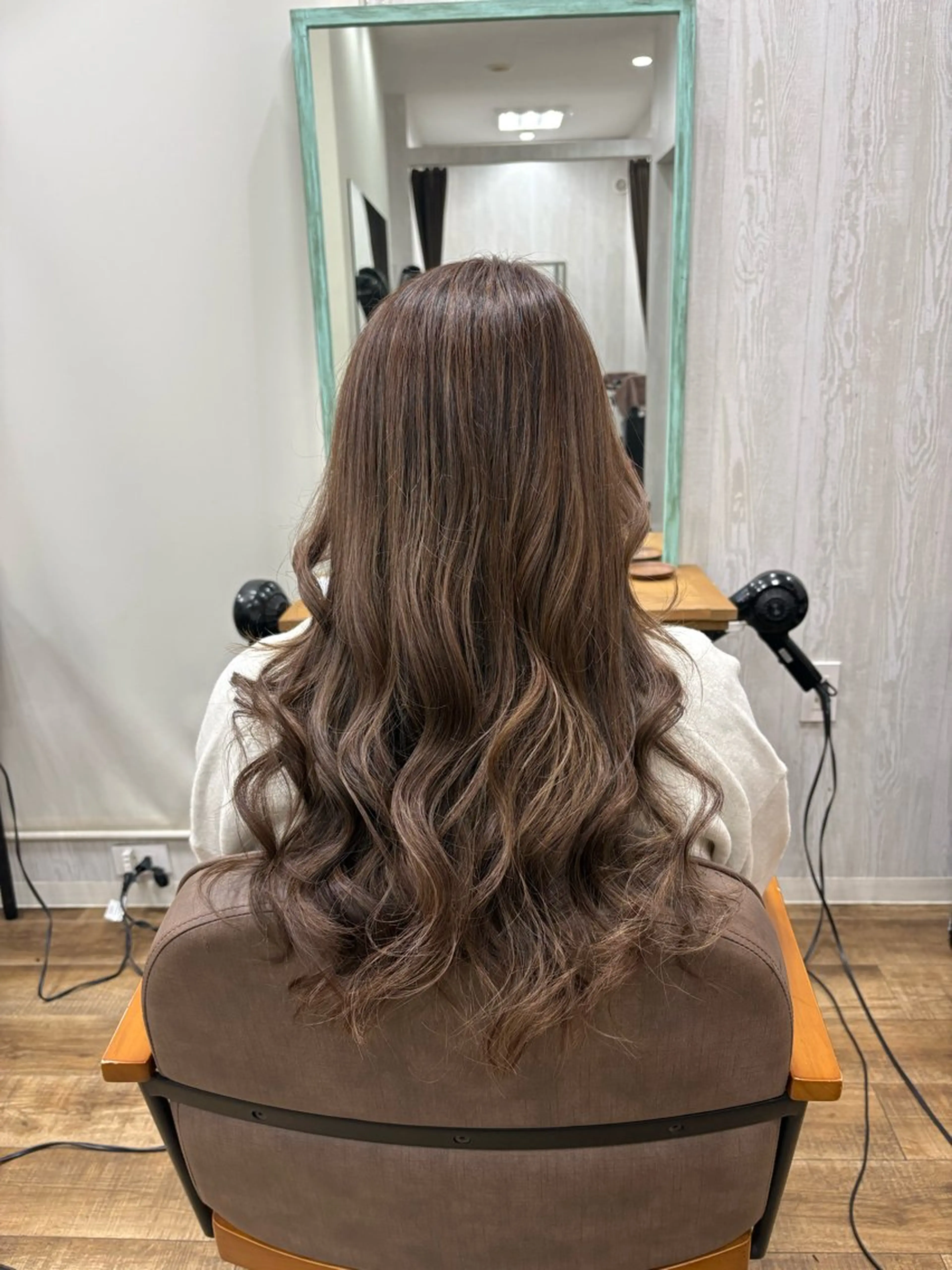 ロング ハイライト カット ヘアカラー トリートメント テーラヘアプラス　木更津２号店所属・渡邉 三香子のヘアスタイル