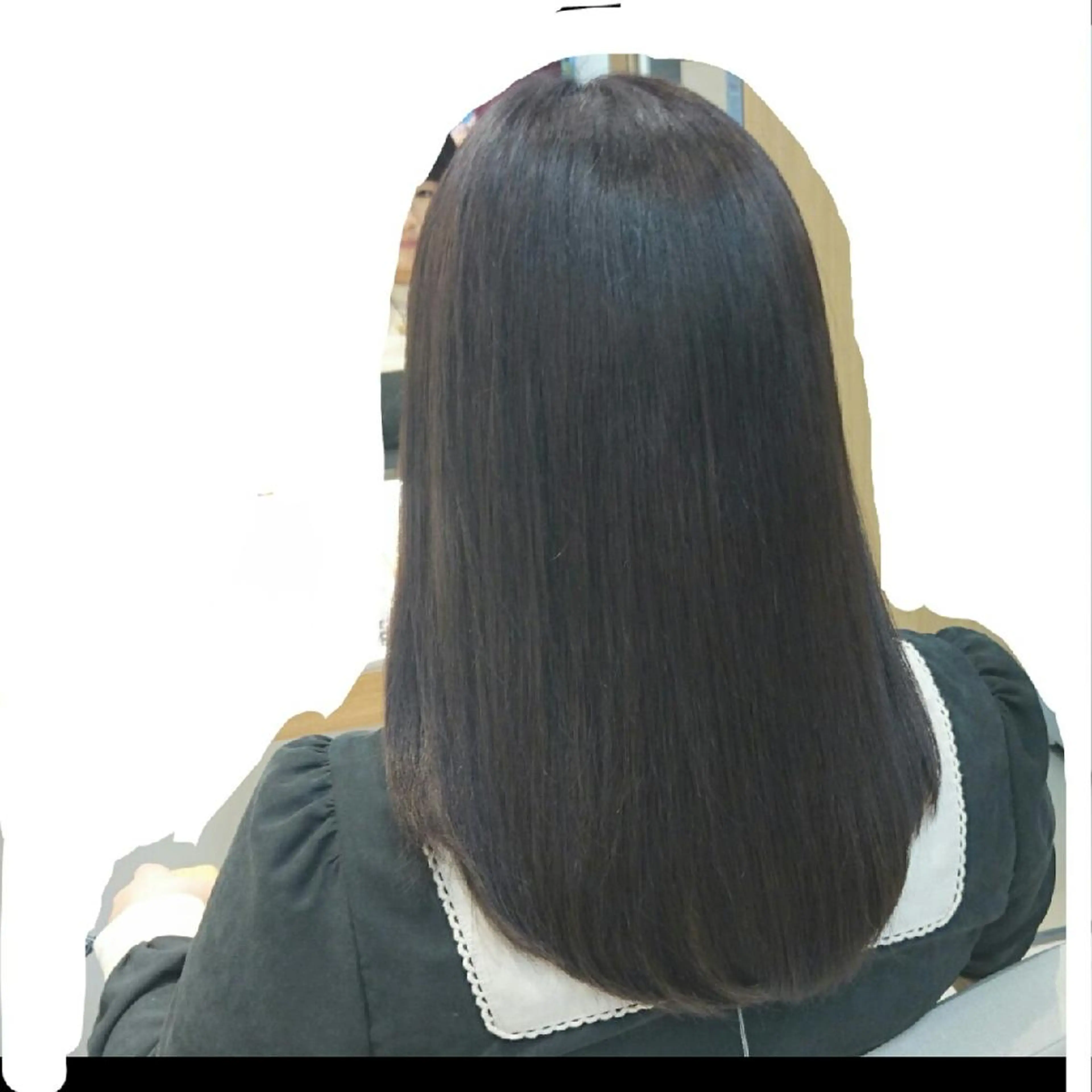 セミロング カラー イルミナカラー 透明感ハイライト◎ 伊藤夏海のヘアスタイル