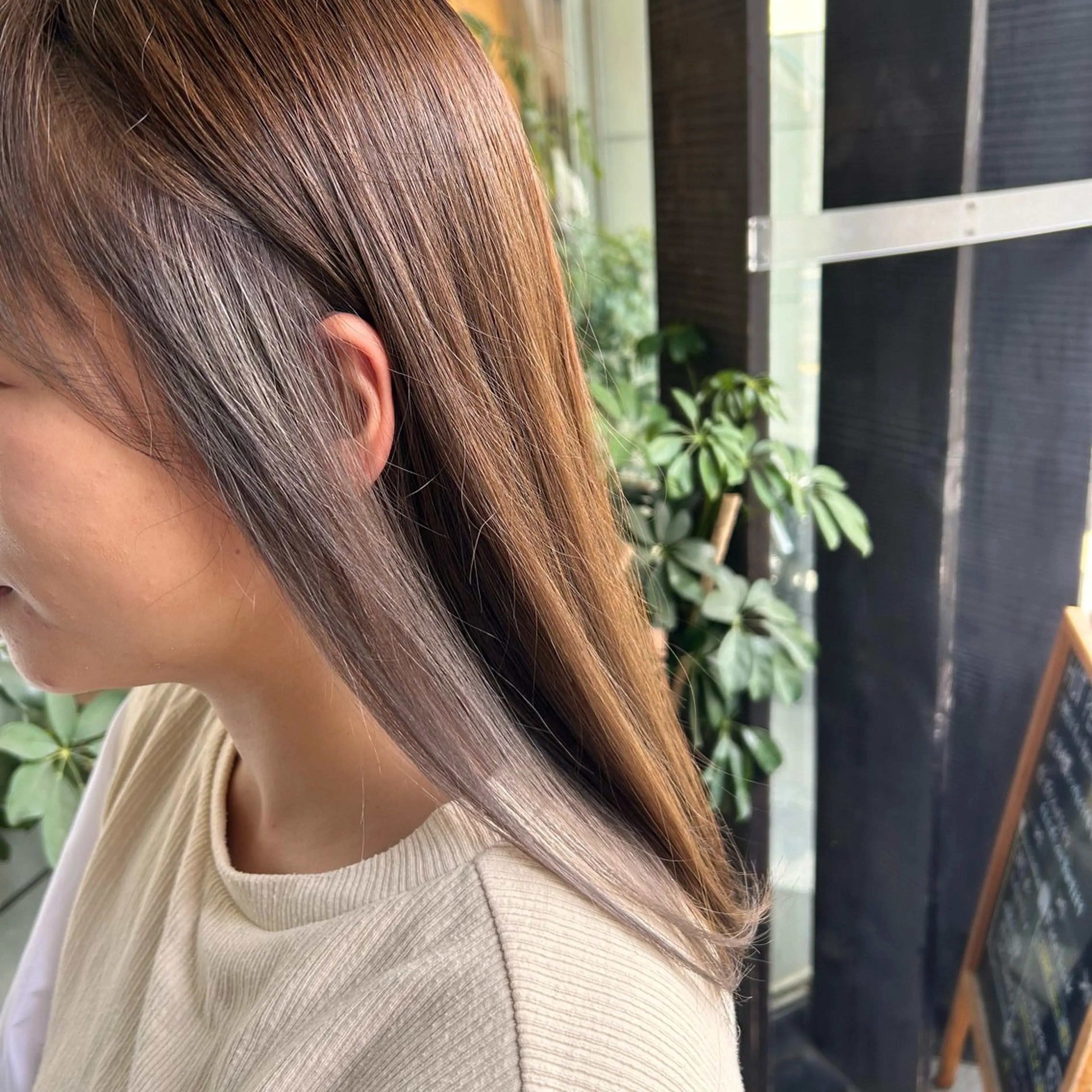 ロング カラー ヘアカラー トリートメント 山崎 絵莉香のヘアスタイル