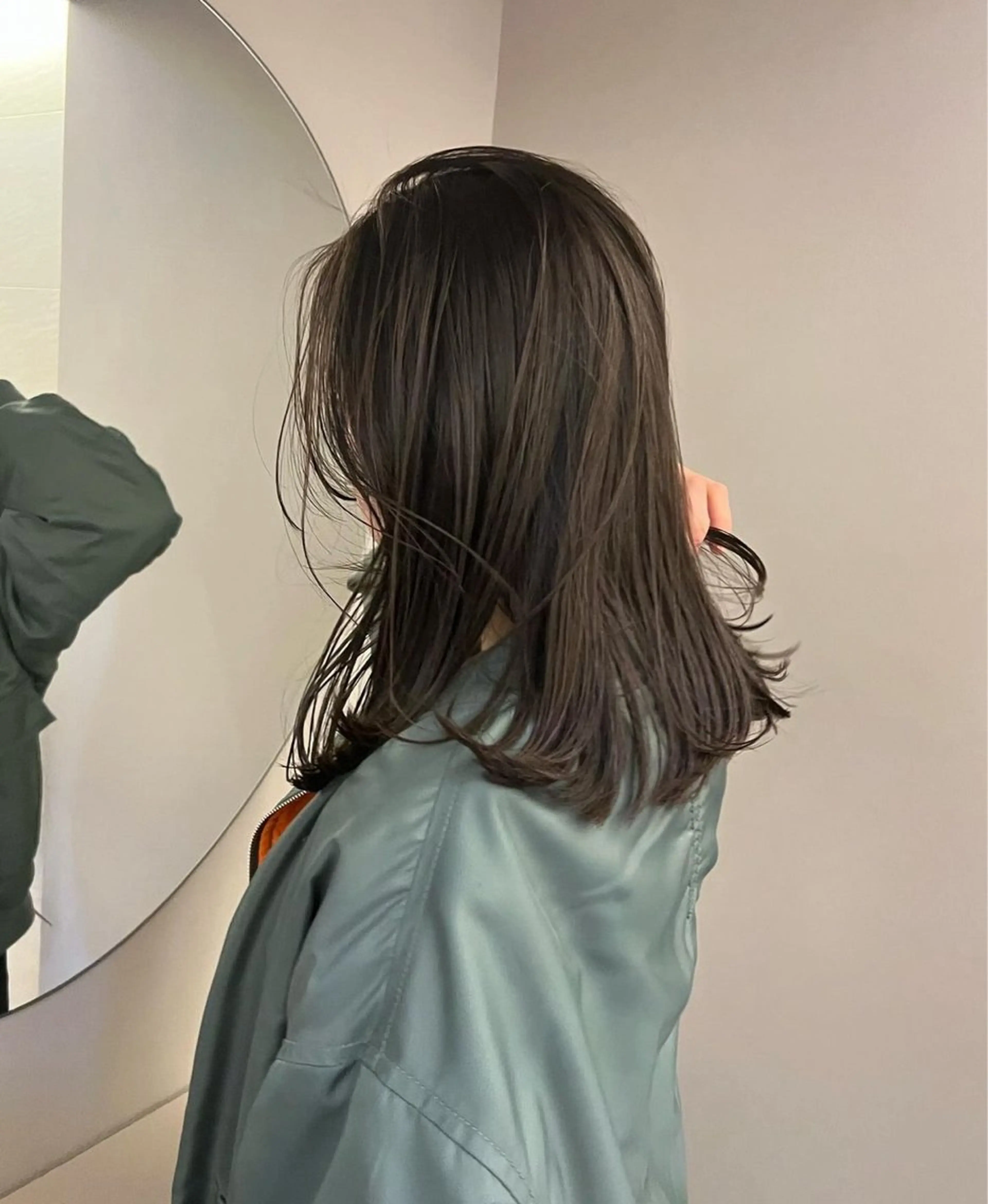 ミディアム カラー ベージュカラー ブリーチ ブラウンカラー 透明感カラー グレージュ 原宿/ケパーマ 🧺ユウマのヘアスタイル