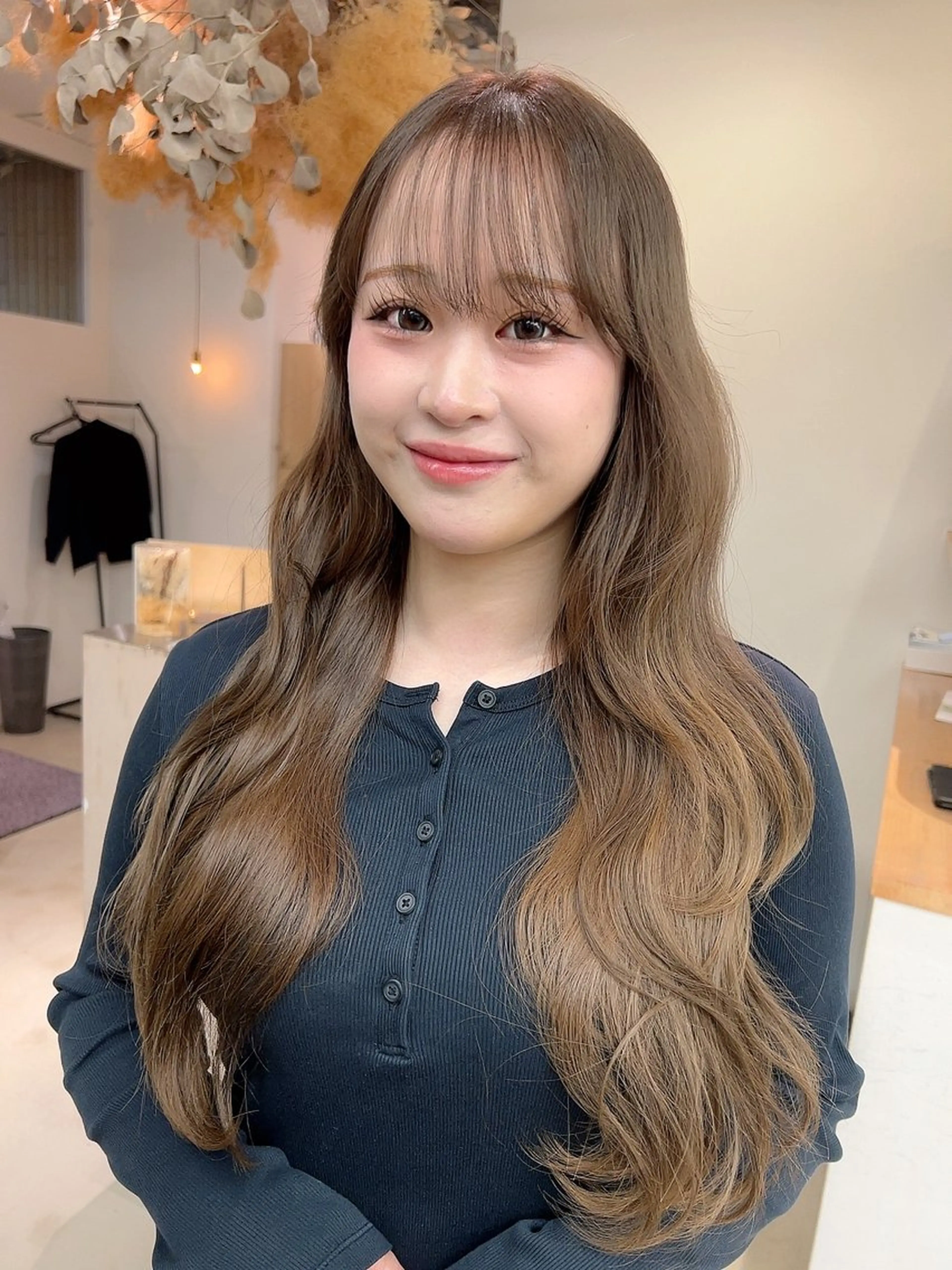 ロング くびれヘア レイヤーカット ヘアカラー vince. moekoのヘアスタイル