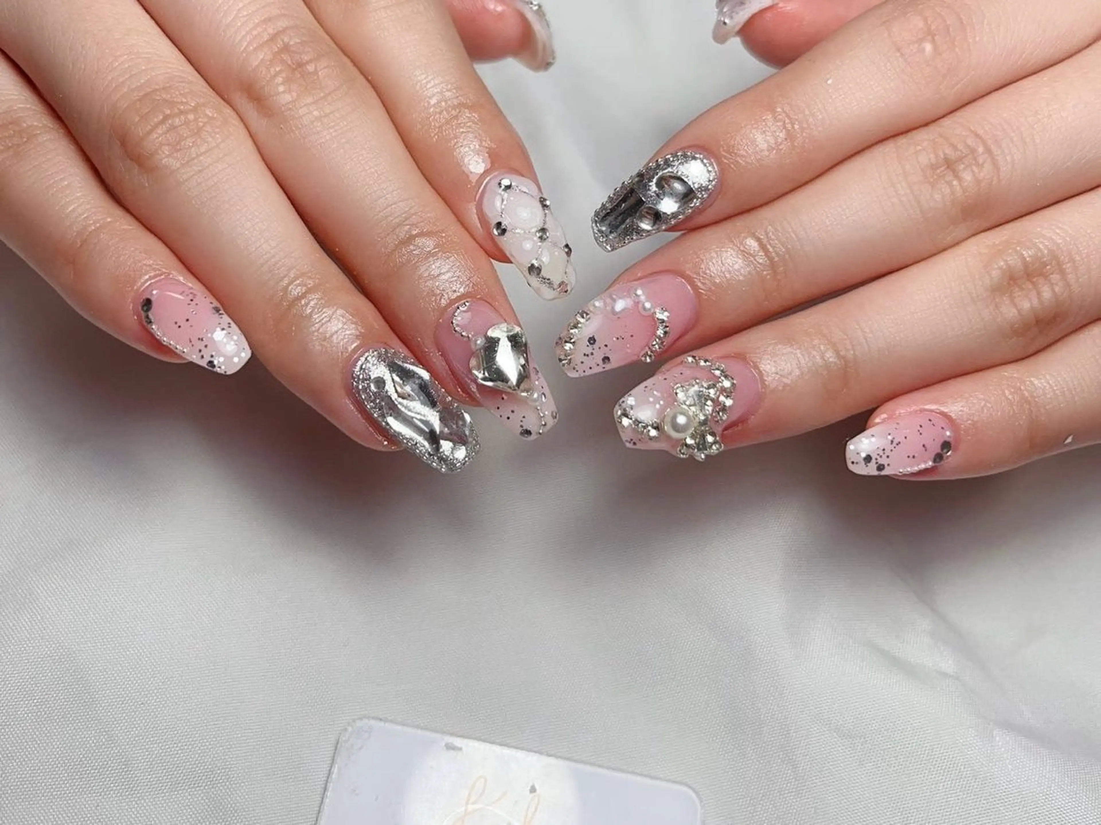 ネイル アートネイル フレンチネイル ジェルネイル グラデーション 韓国ネイル ハンドネイル 💕鈴木ユリ パラジェル/オフ無料のネイルデザイン