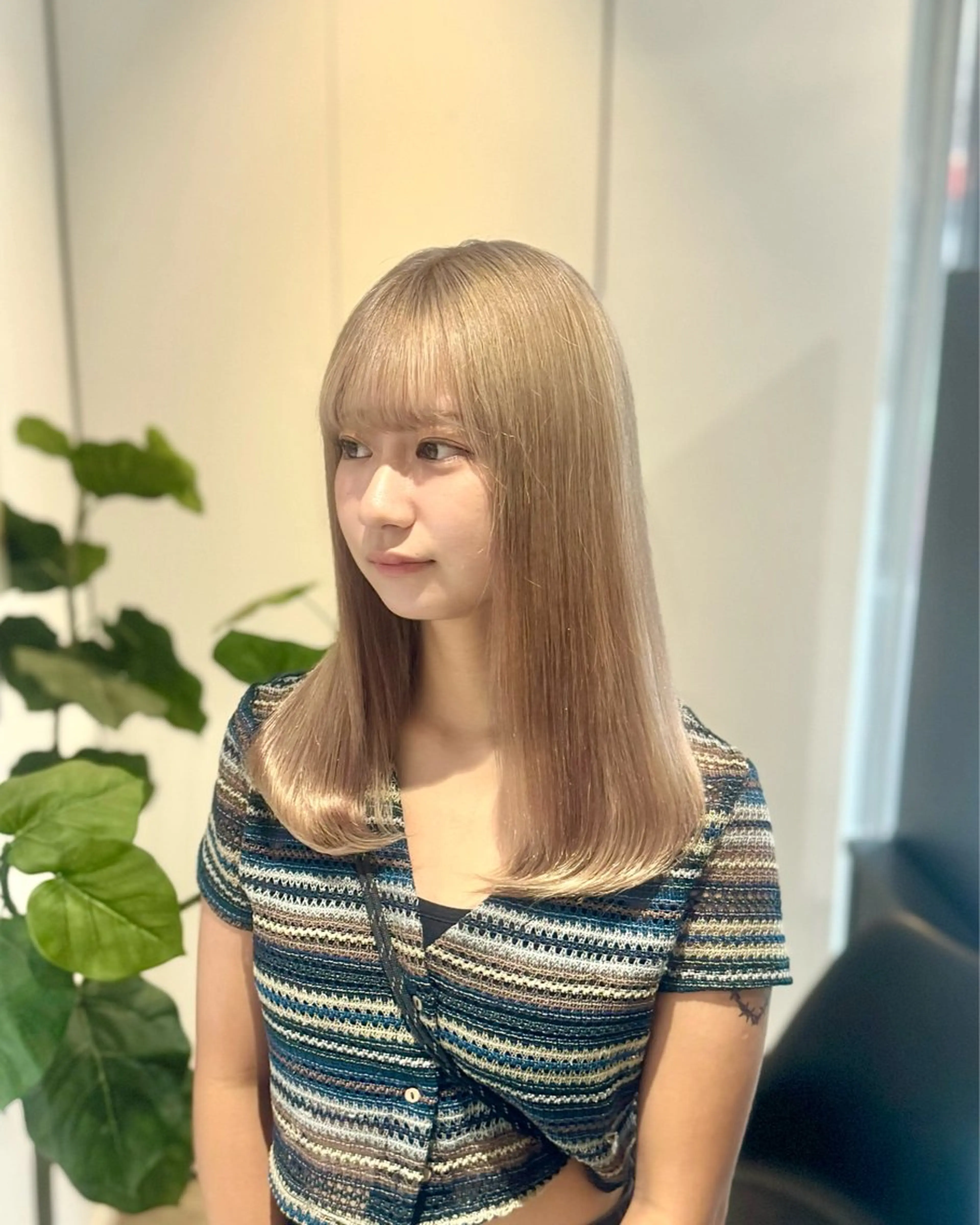 セミロング カラー 透明感カラー ヘアカラー トリートメント SALOWIN 原宿 IL Salice所属・MIMI🌻໋᳝݊ 個性派カラー⑅ ⸝꙳のヘアスタイル