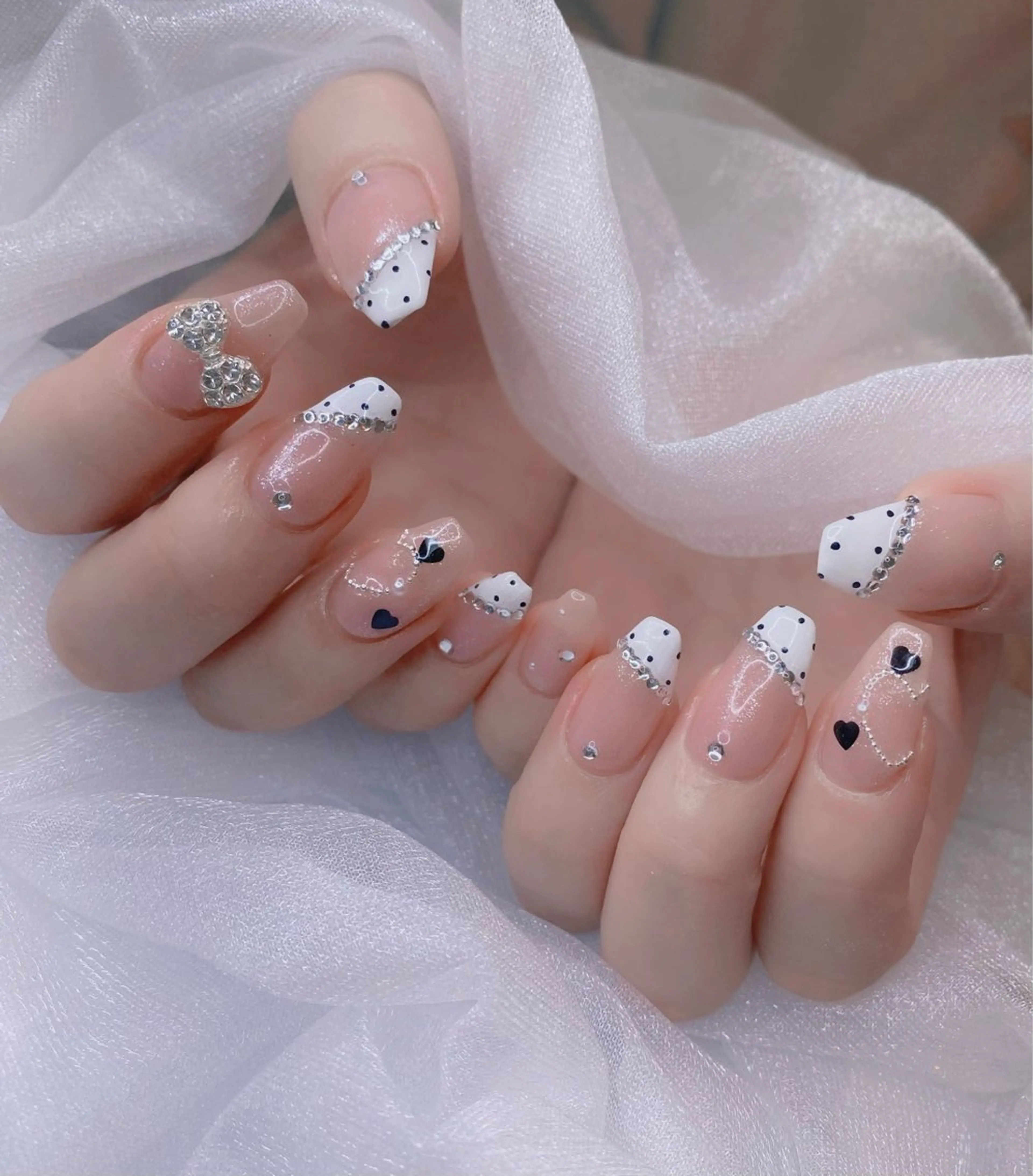 ネイル ハンドネイル ドットネイル by maison de charme所属・🎀 AYANEのネイルデザイン