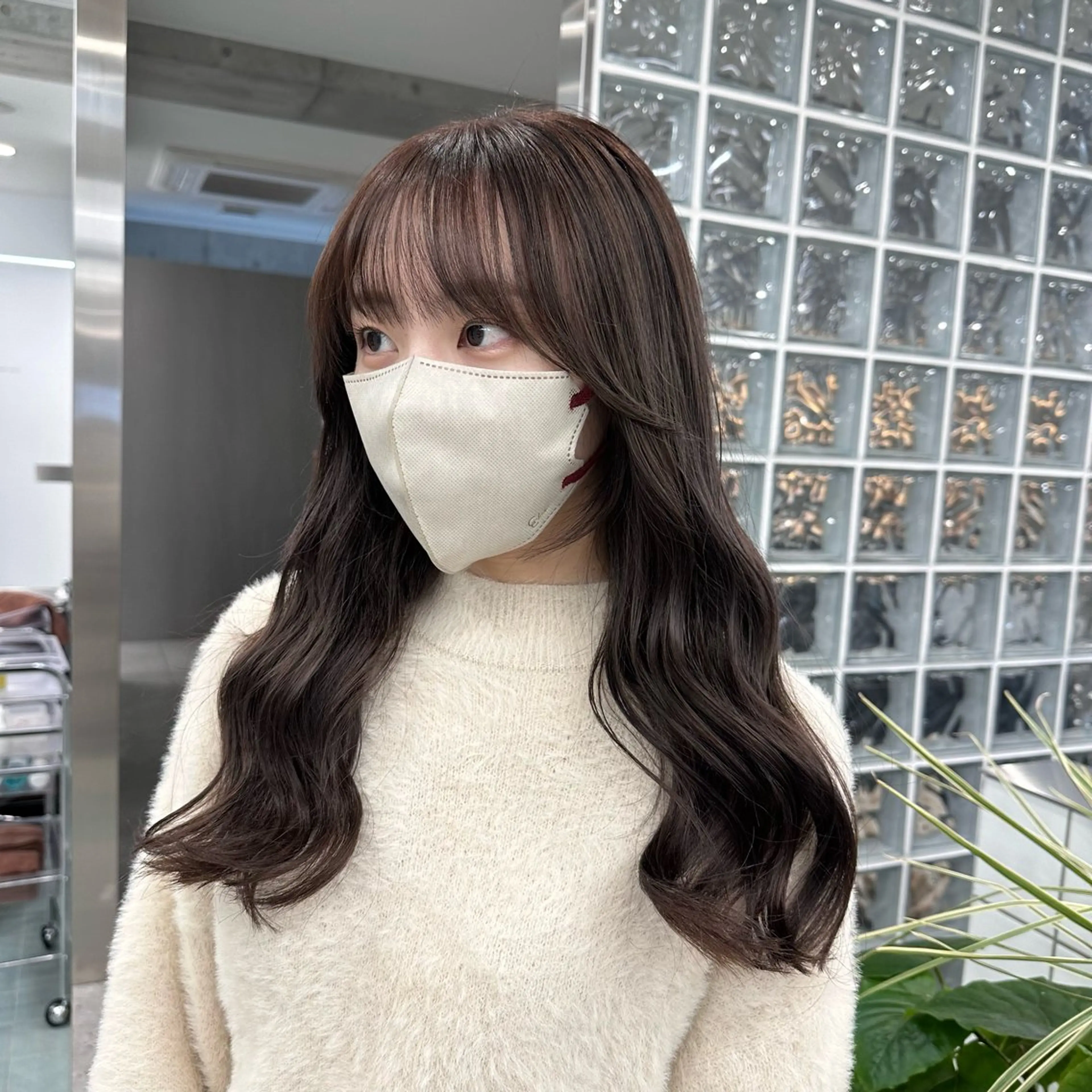 ロング 顔まわりレイヤー レイヤーカット cinq PROJECT所属・ミルクティーベージュ /三村克彦のヘアスタイル