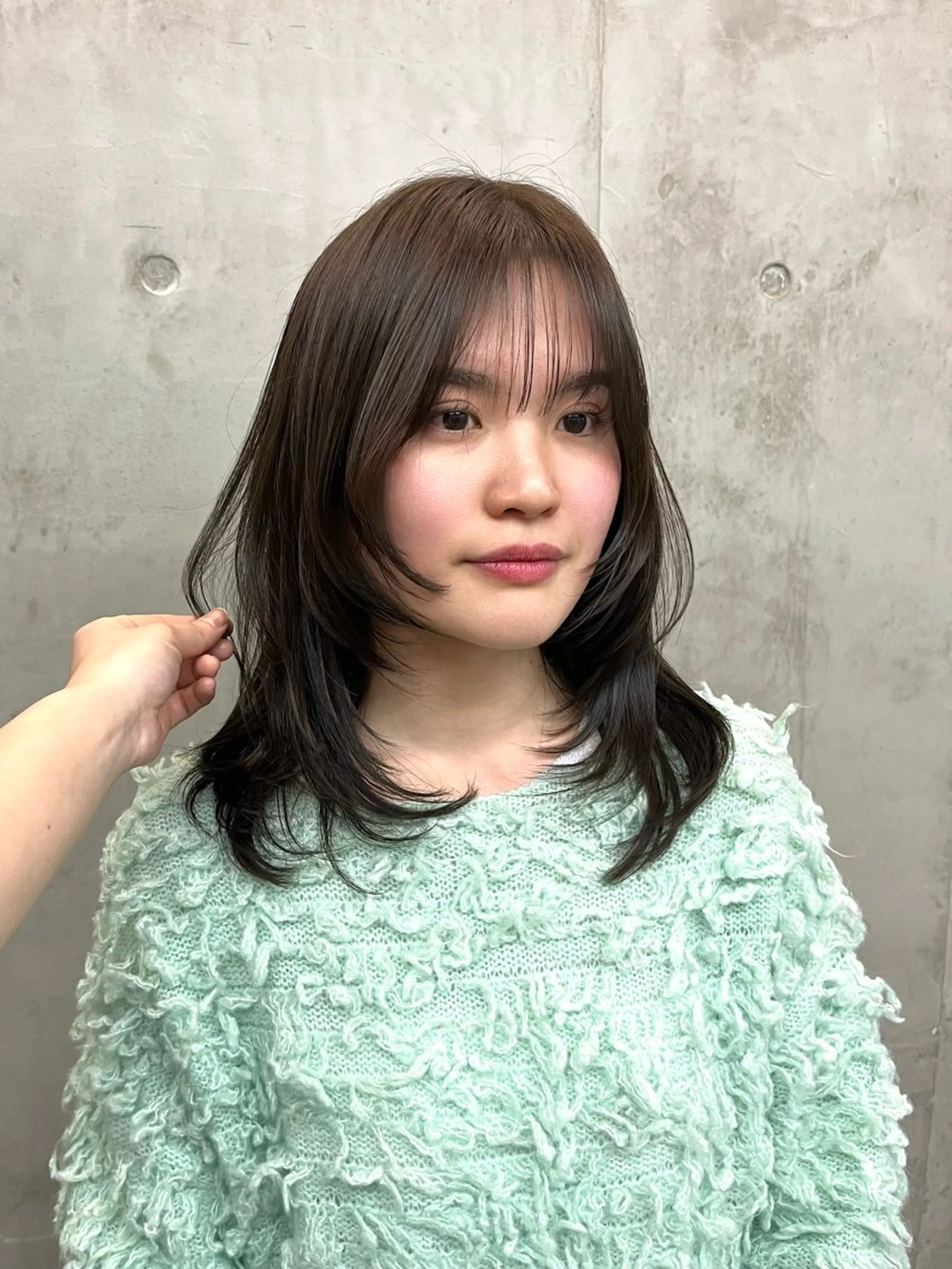 ミディアム カラー 顔周りカット 韓国風ヘア 似合わせカット カット SALT WATER所属・🫐 𝐌𝐚𝐨 🫐似合わせcutのヘアスタイル