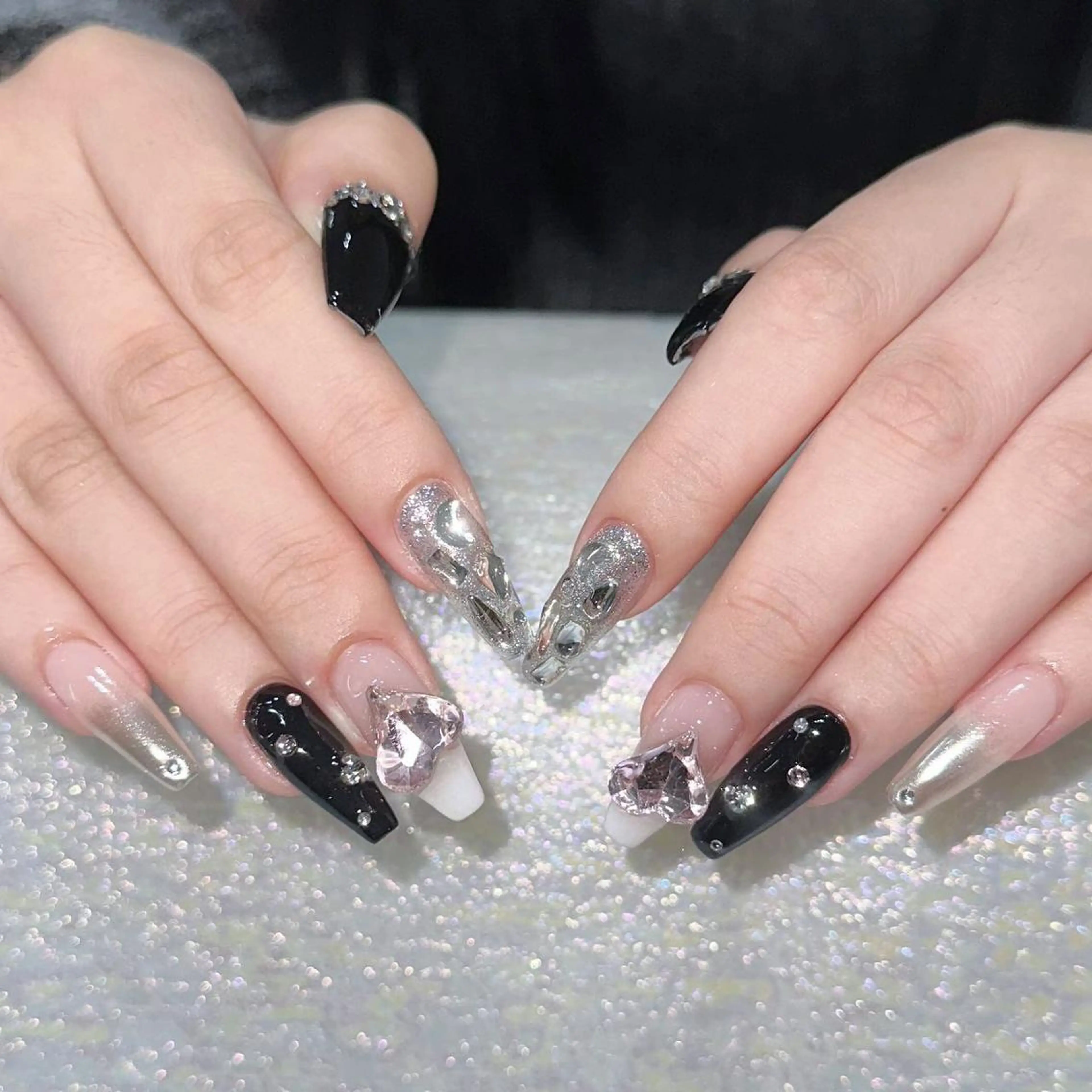 ネイル アートネイル 長さ出し ネイルチップ Queens momoのネイルデザイン