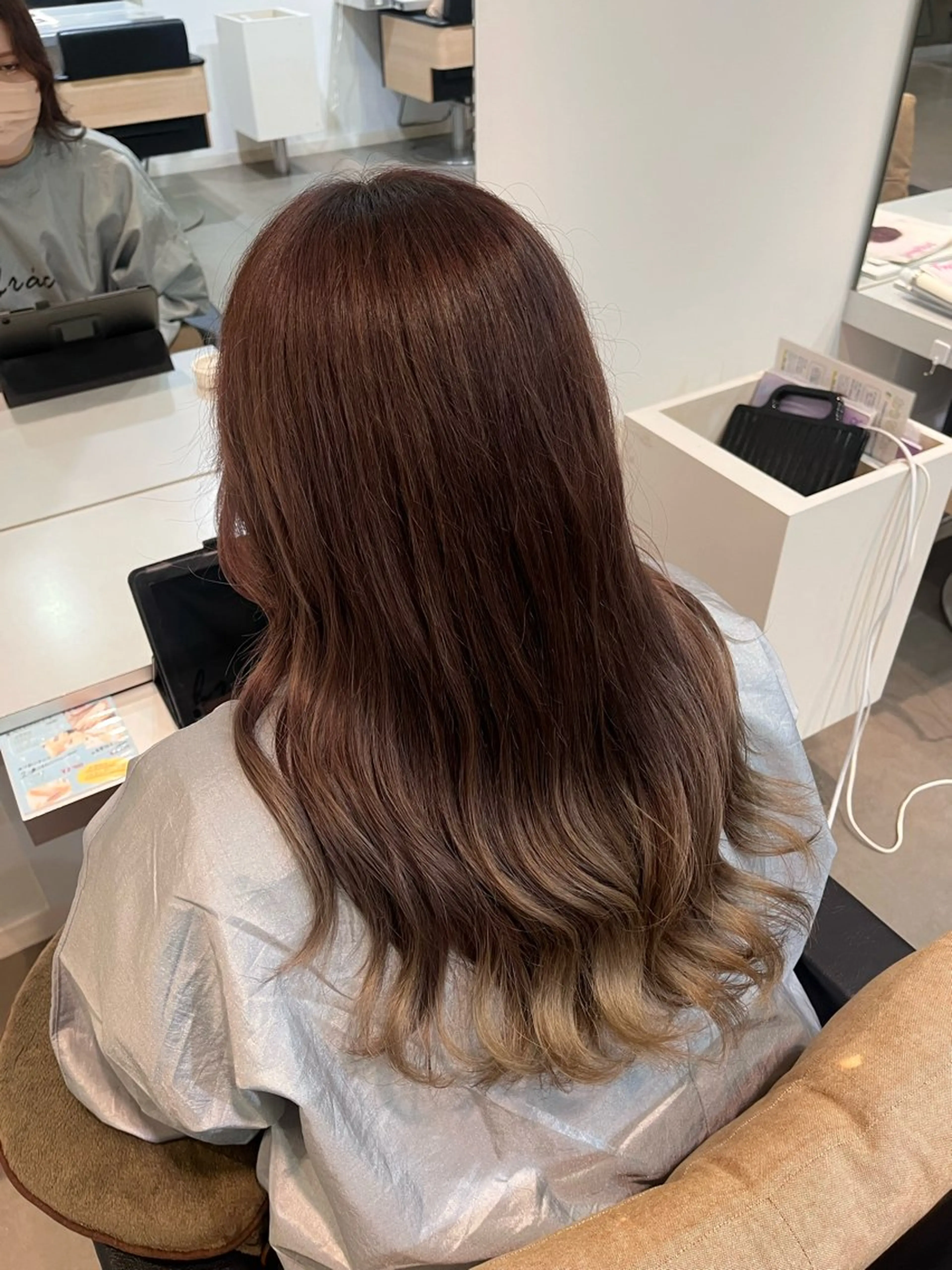 ミディアム 野沢 知花のヘアスタイル