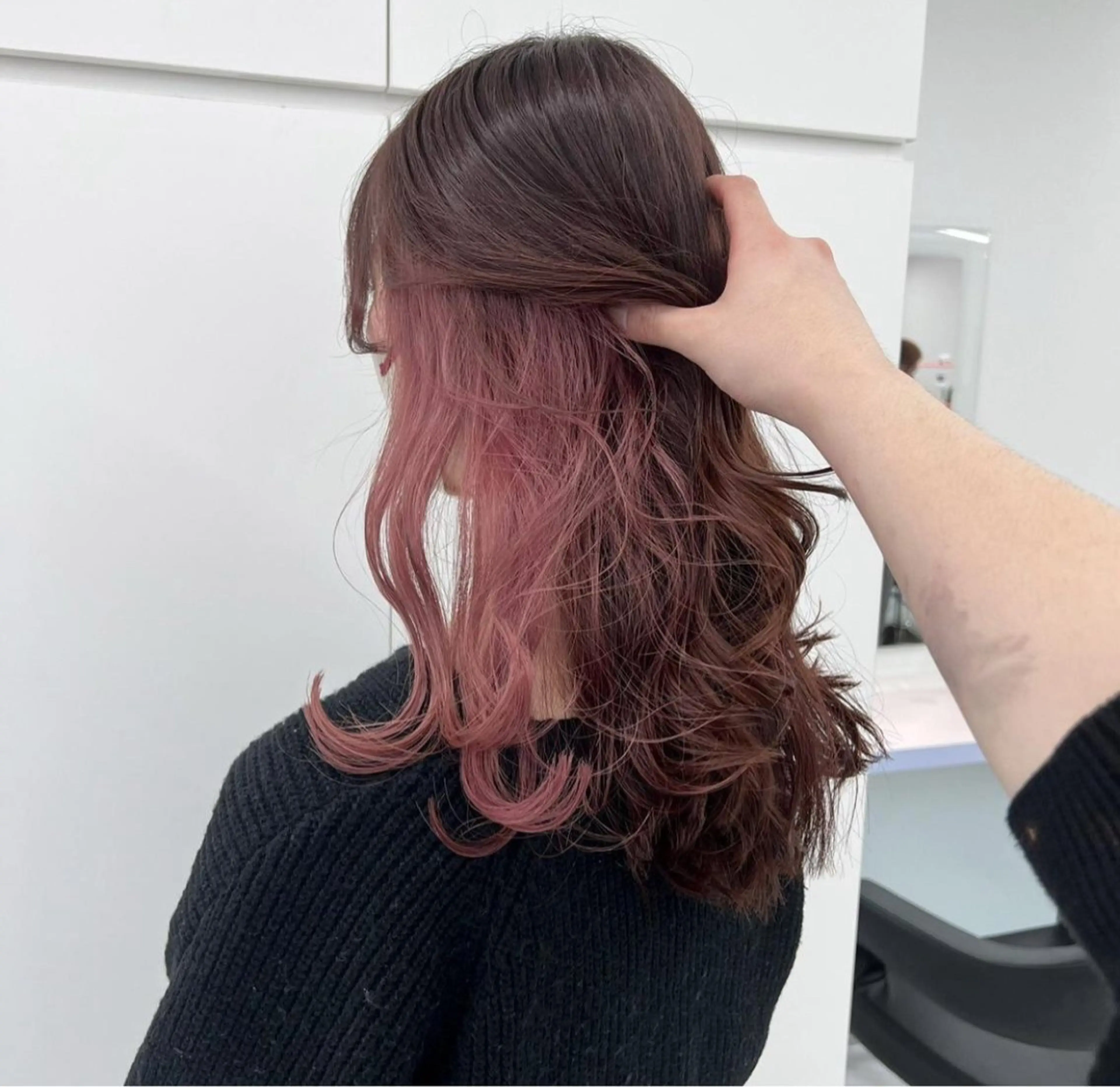 ロング ヘアカラー トリートメント ヘッドスパ ヘアセット 韓国ヘア/ブリーチ無 しWカラー/オリーブのヘアスタイル