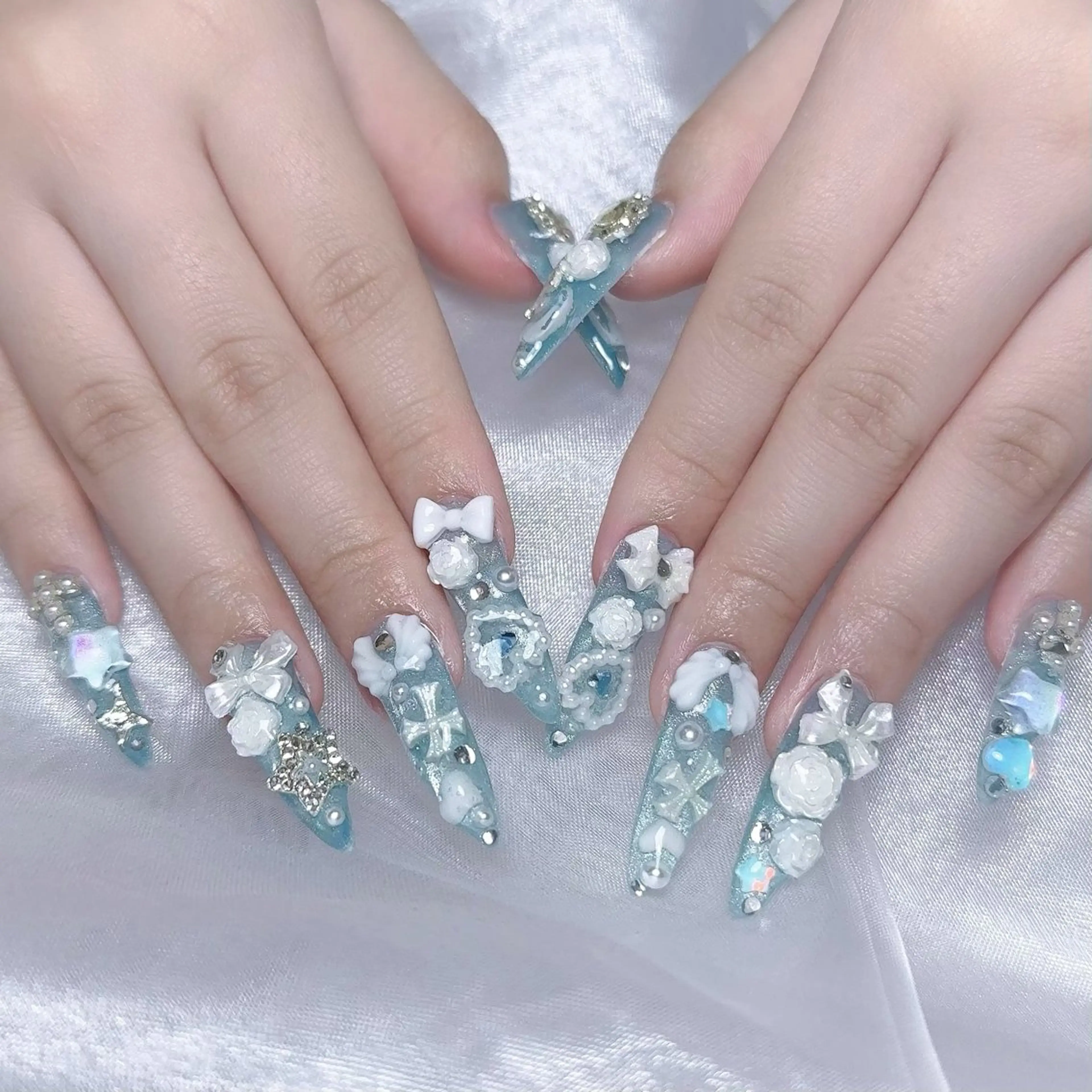 メンズ ネイル メンズ韓国風 アートネイル オーロラネイル ガーリー キラキラネイル ハンドネイル Nail salon 木にいるのネイルデザイン
