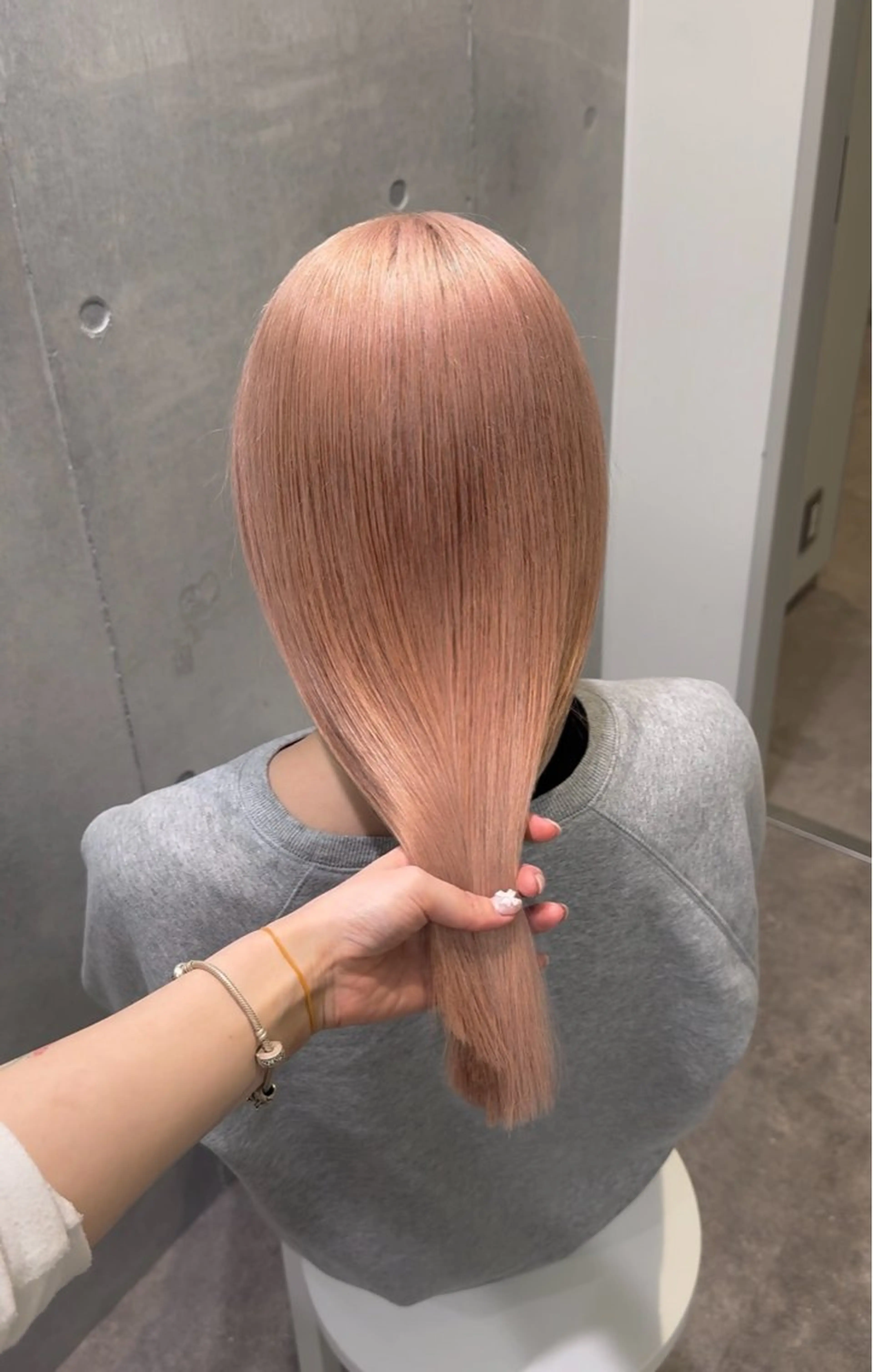 ロング ヘアカラー ハイトーン/ピンク カラー/めい🎀のヘアスタイル