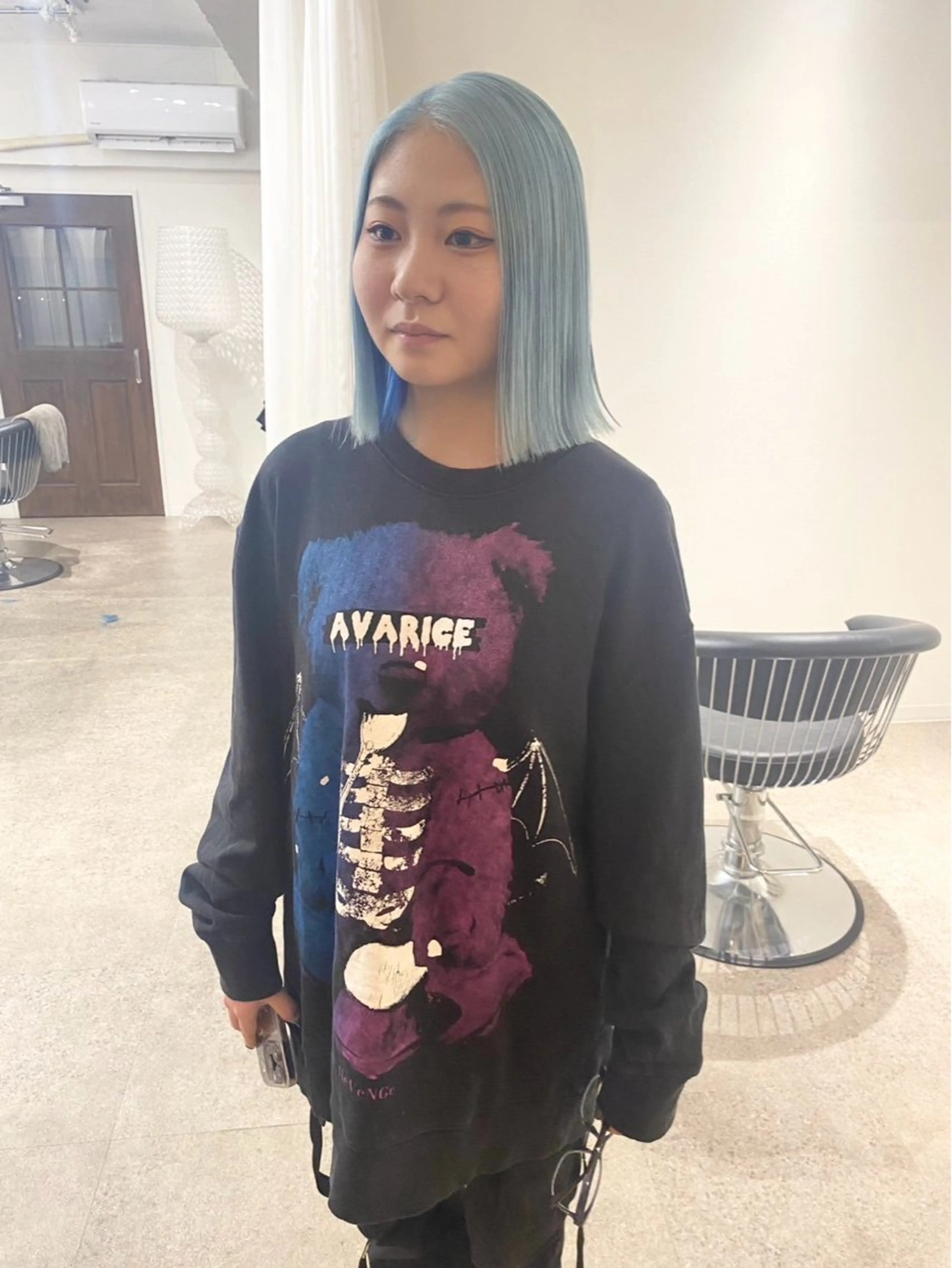 ミディアム カラー ブリーチ 抜きっぱなしブロンド ブロンド ケアブリーチ ホワイトブロンド ヘアカラー トリートメント 名古屋/髪質改善/ アヤカのヘアスタイル