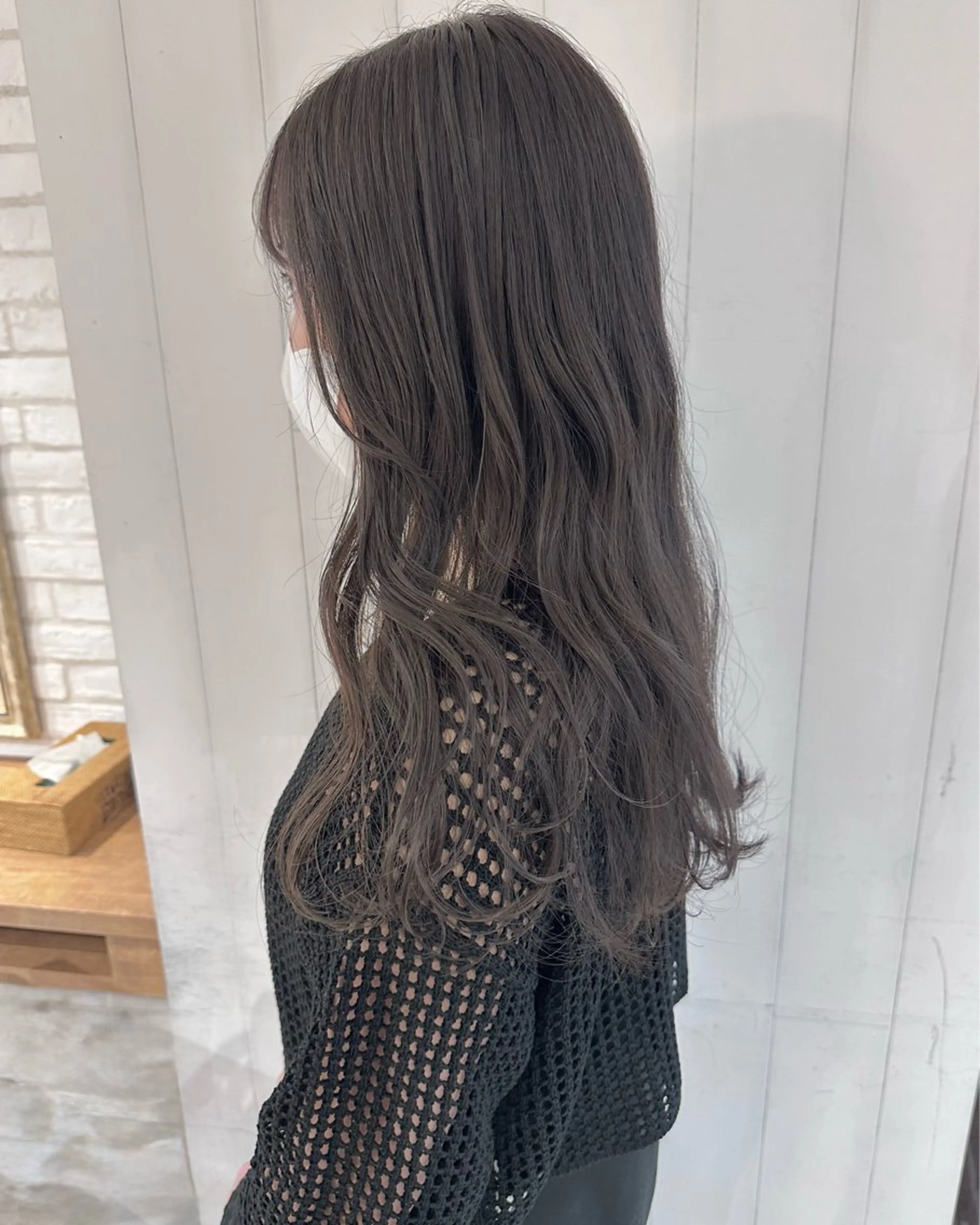 セミロング カラー ヘアアレンジ グレージュ シアーグレージュ カット ヘアカラー トリートメント ヘアセット ブリーチなしで透明感 艶カラー【Ryo】のヘアスタイル