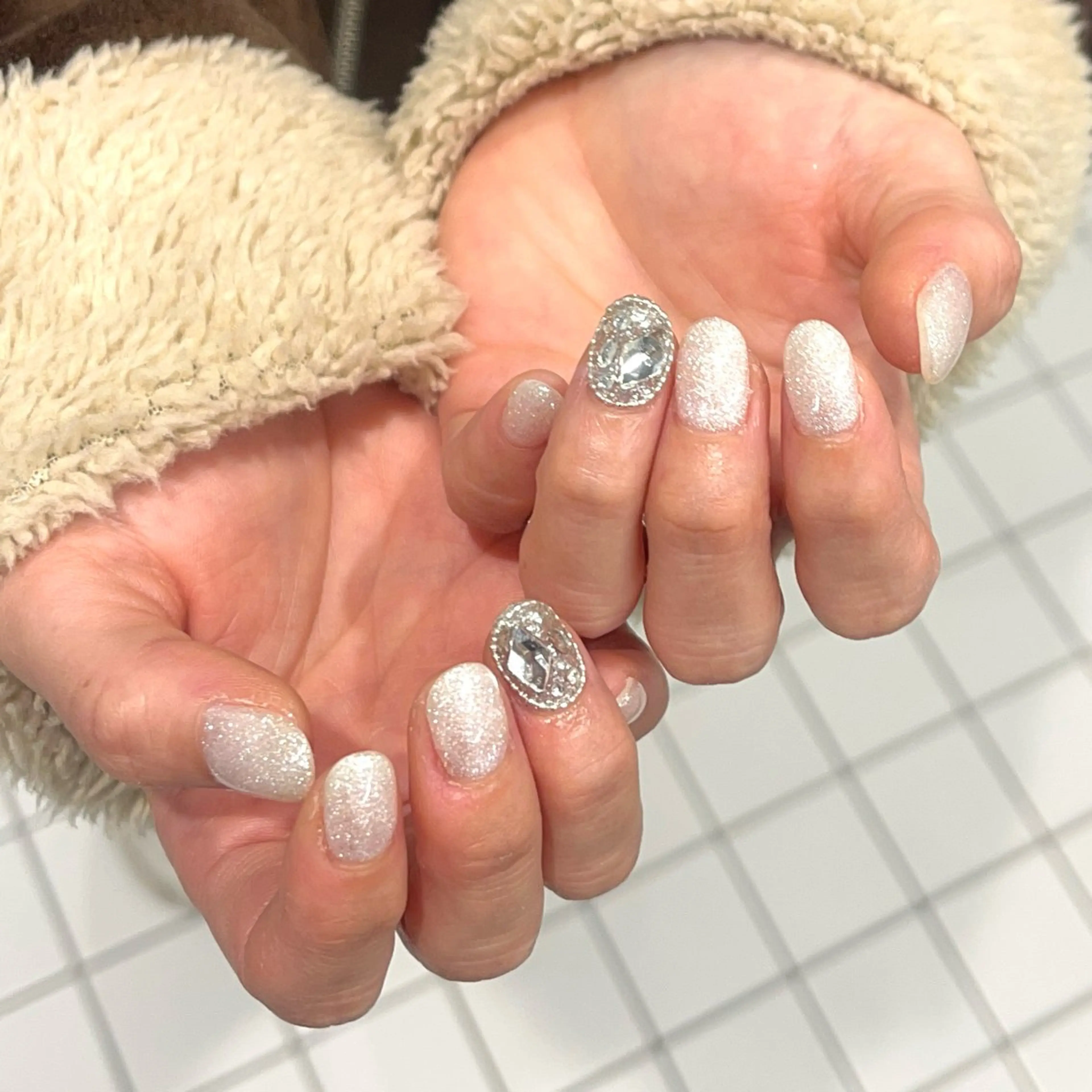 ネイル ハート キラキラネイル リボン 冬ネイル ハンドネイル eight nail 春菜のネイルデザイン