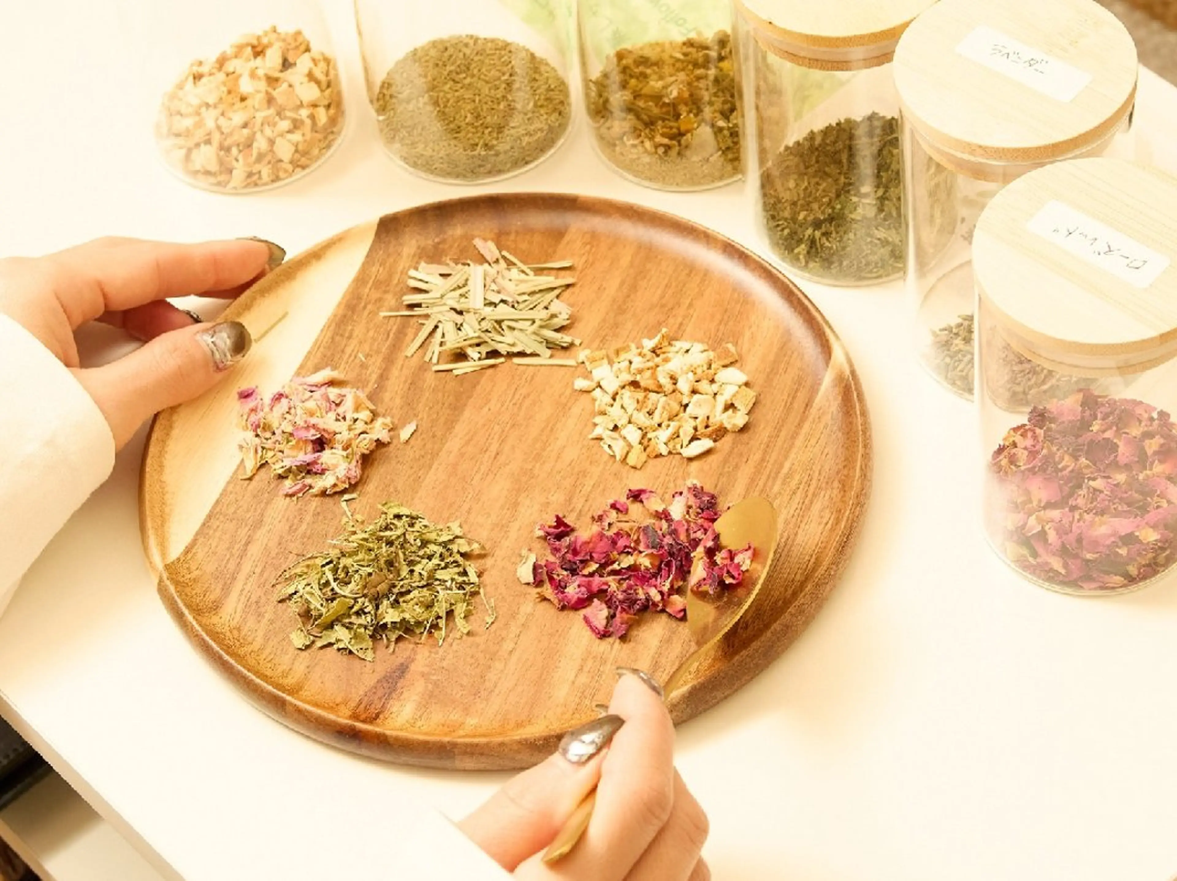 u-LALA by ROCHIE ×よもぎ蒸し所属・u-LALA  よもぎ蒸しサロンのエステ・リラクイメージ