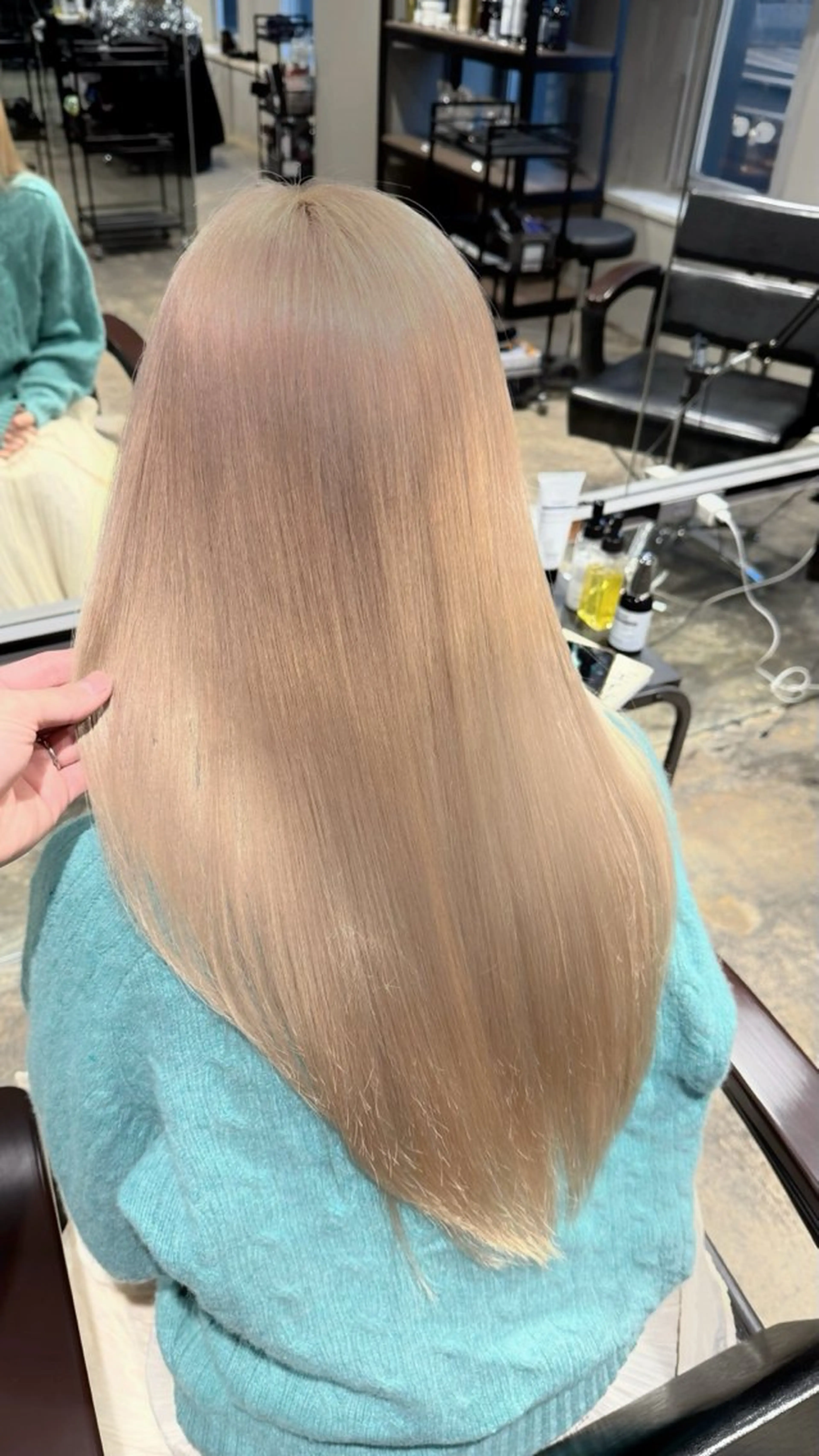 ロング カラー ベージュカラー ブリーチ ミルクティーベージュ ヘアカラー トリートメント 高橋大樹/グレージュ 透明感カラー/表参道のヘアスタイル