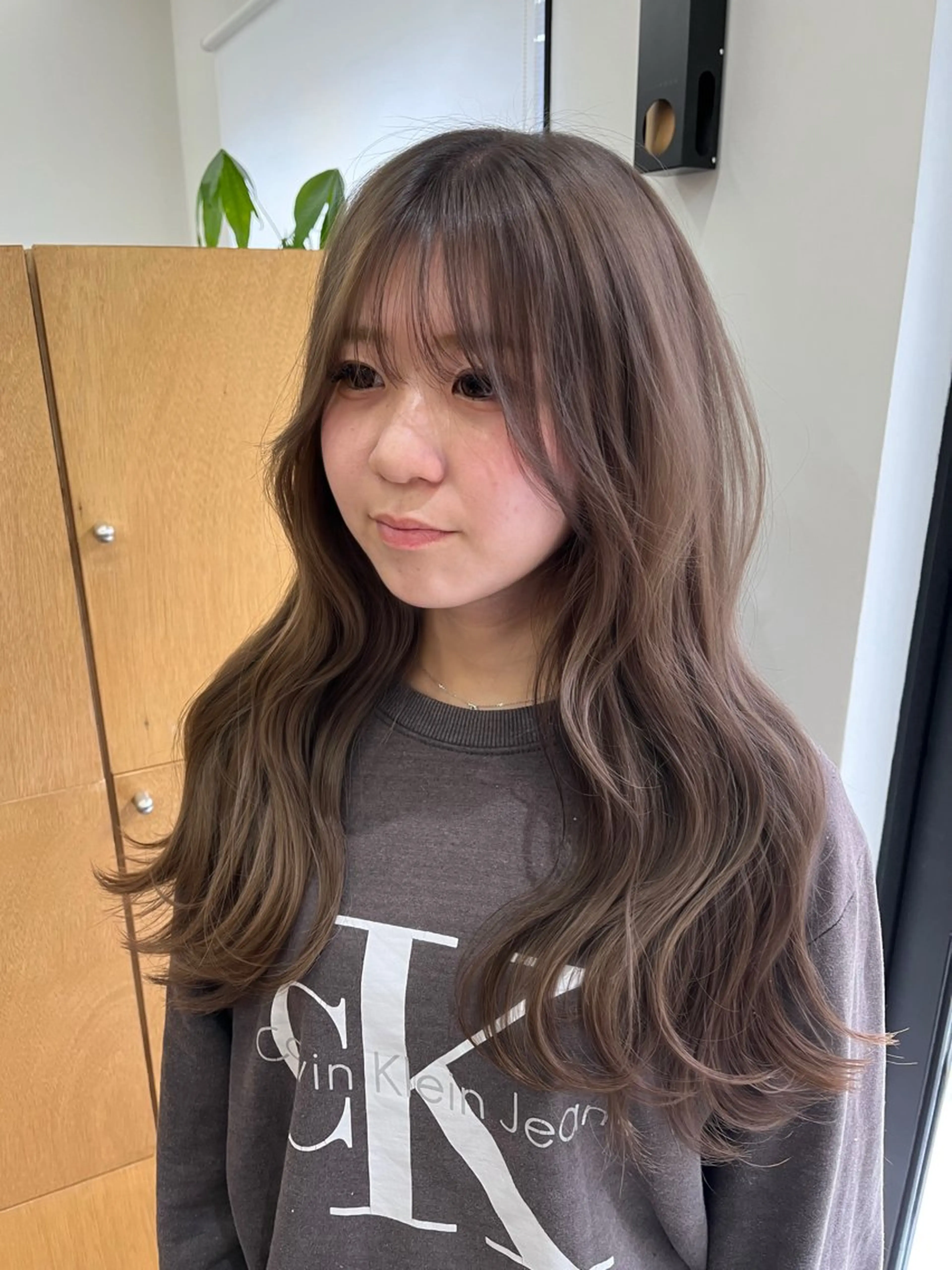 ロング カラー 透明感カラー ココアグレージュ グレージュ ヘアカラー miyu /レイヤー/ブリーチのヘアスタイル