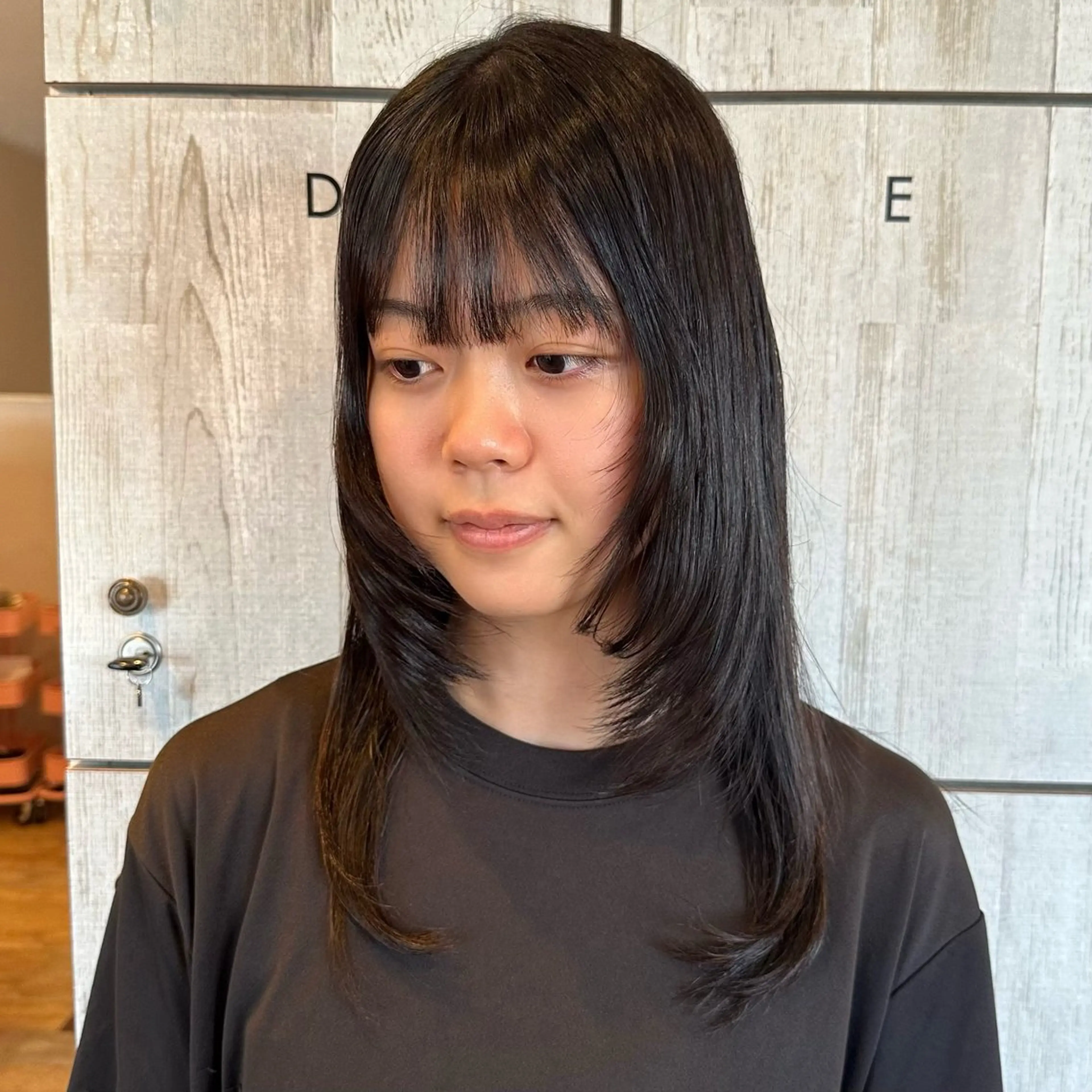 セミロング 顔まわりレイヤー 顔周りカット レイヤーカット カット 柔らかいcolor ￤韓国￤🩰マユ🩰のヘアスタイル