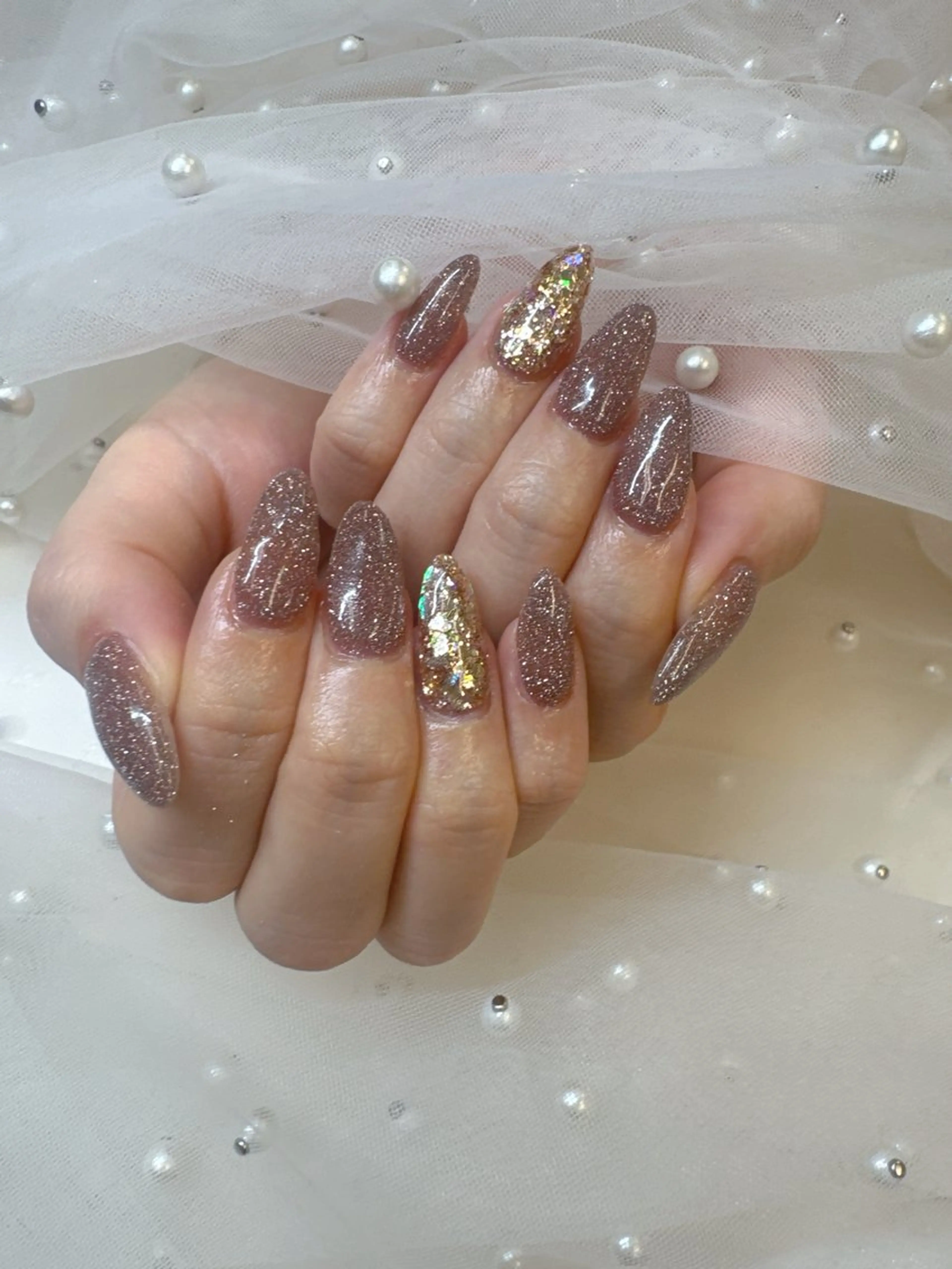 ネイル 成人式 フレンチネイル ジェルネイル ガラスフレンチ キラキラネイル ハンドネイル クイーンズネイル銀座所属・Queeens nailのネイルデザイン