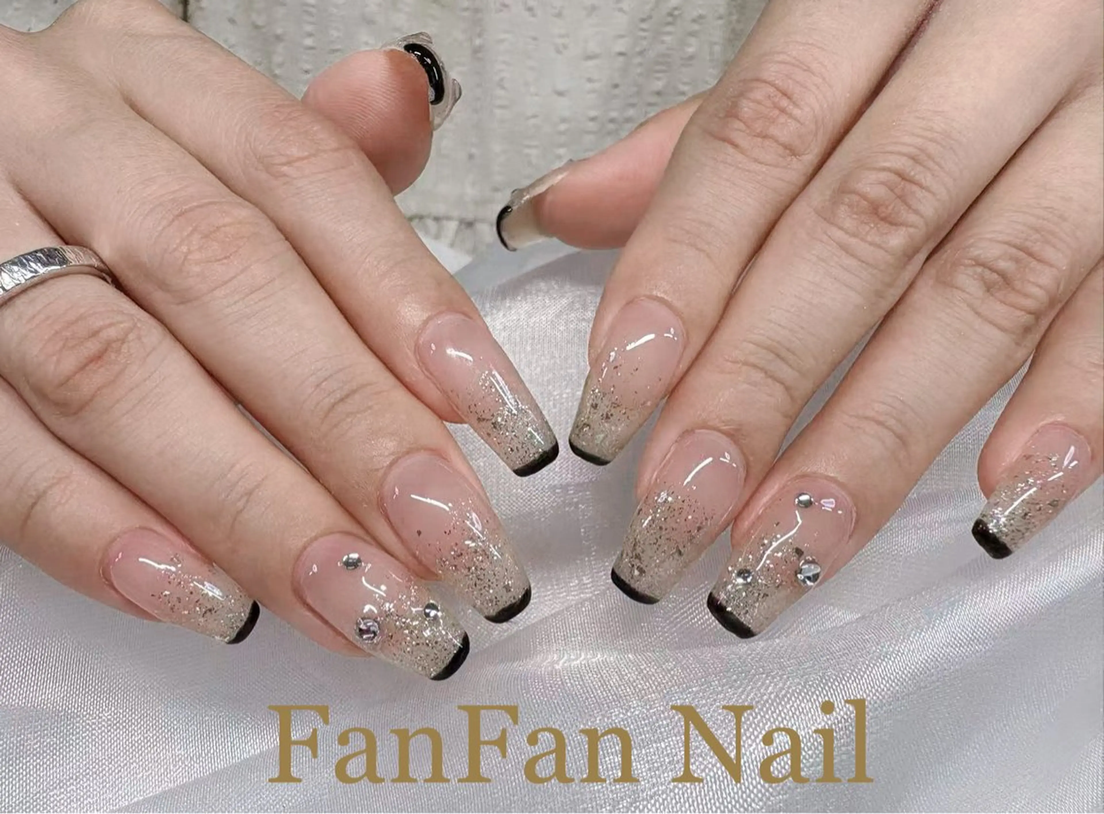 ネイル アートネイル オーロラネイル ガーリー キラキラネイル 韓国ネイル ハンドネイル KaKa FanFanNailのネイルデザイン