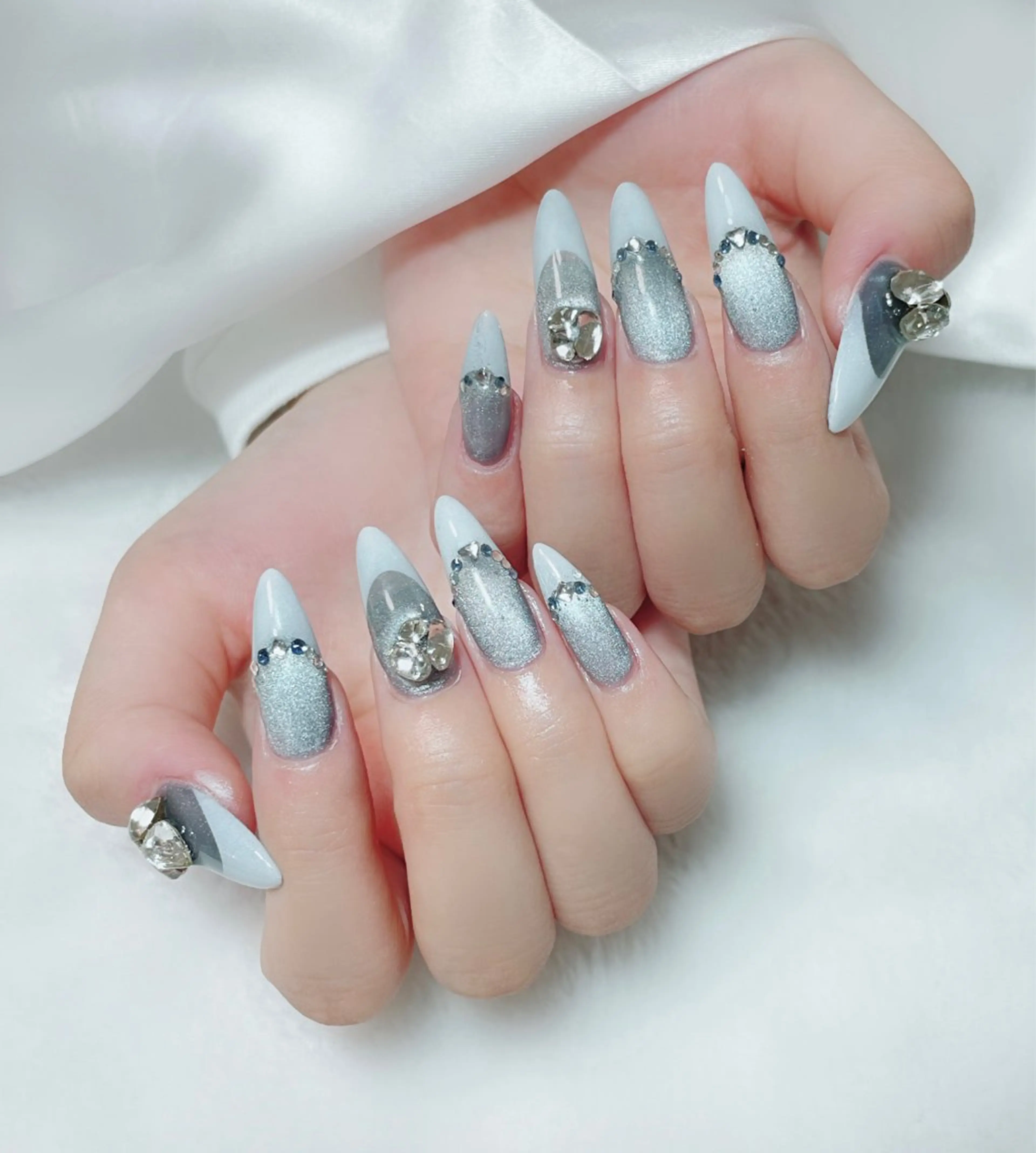 ネイル フレンチネイル マグネットネイル マグネットフレンチ Amina nail salonのネイルデザイン