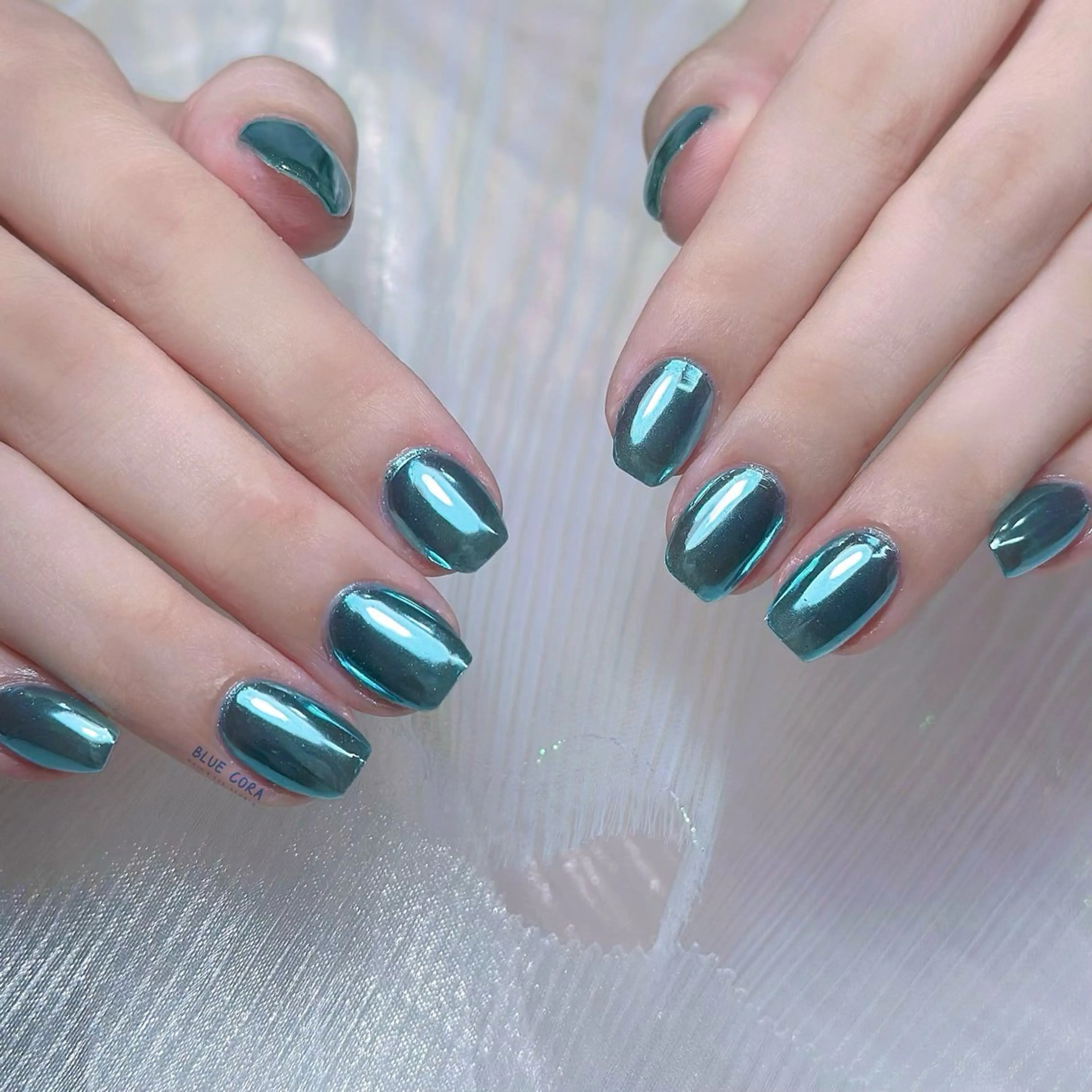 ネイル ミラーネイル ハンドネイル ハンドケア BLUE CORA所属・BLUE CORAのネイルデザイン