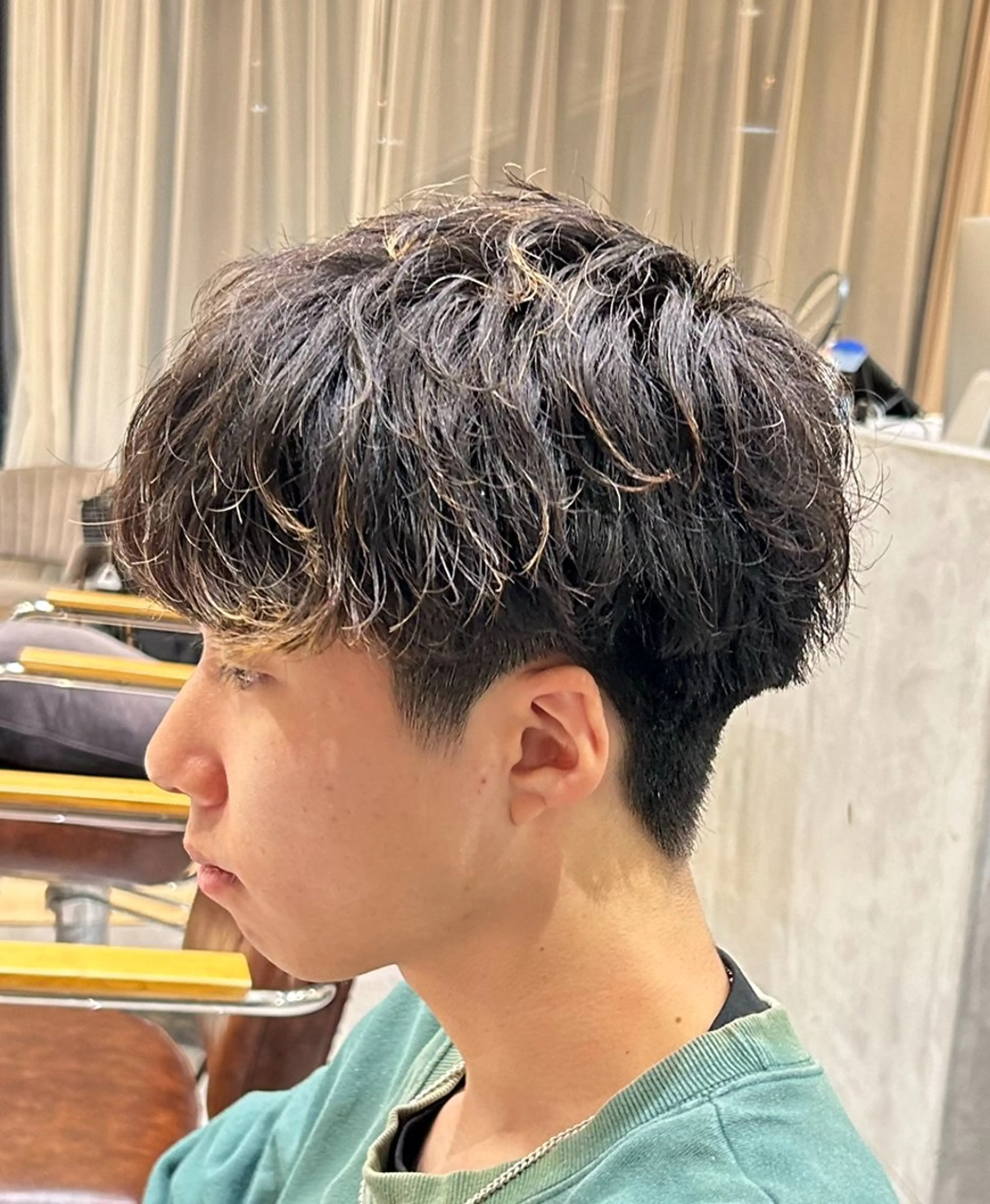 ショート カラー パーマ メンズ calna by ELMO 上ノ井のヘアスタイル