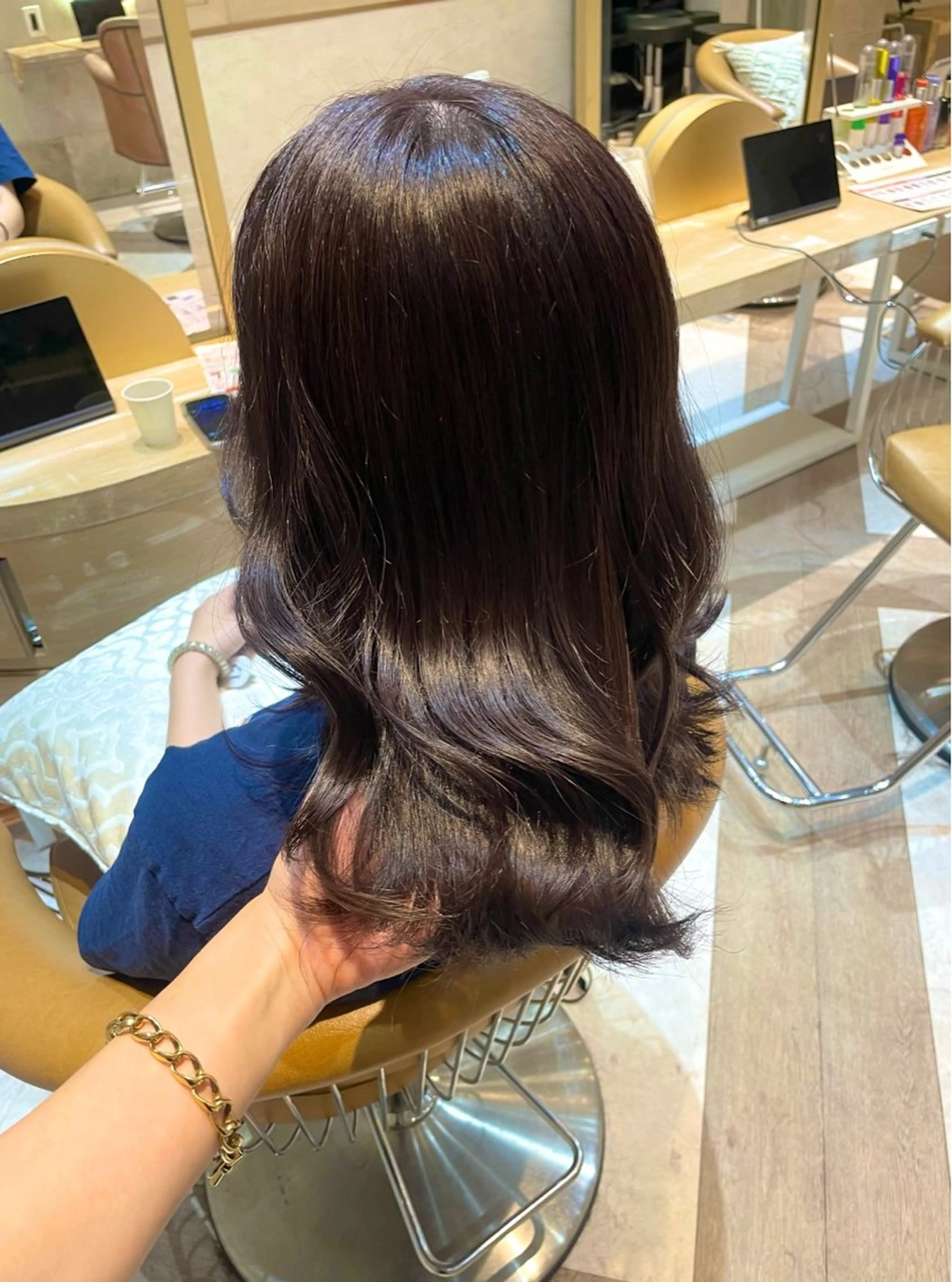 ミディアム カット ヘアカラー トリートメント Kanami/韓国風 /艶カラーのヘアスタイル