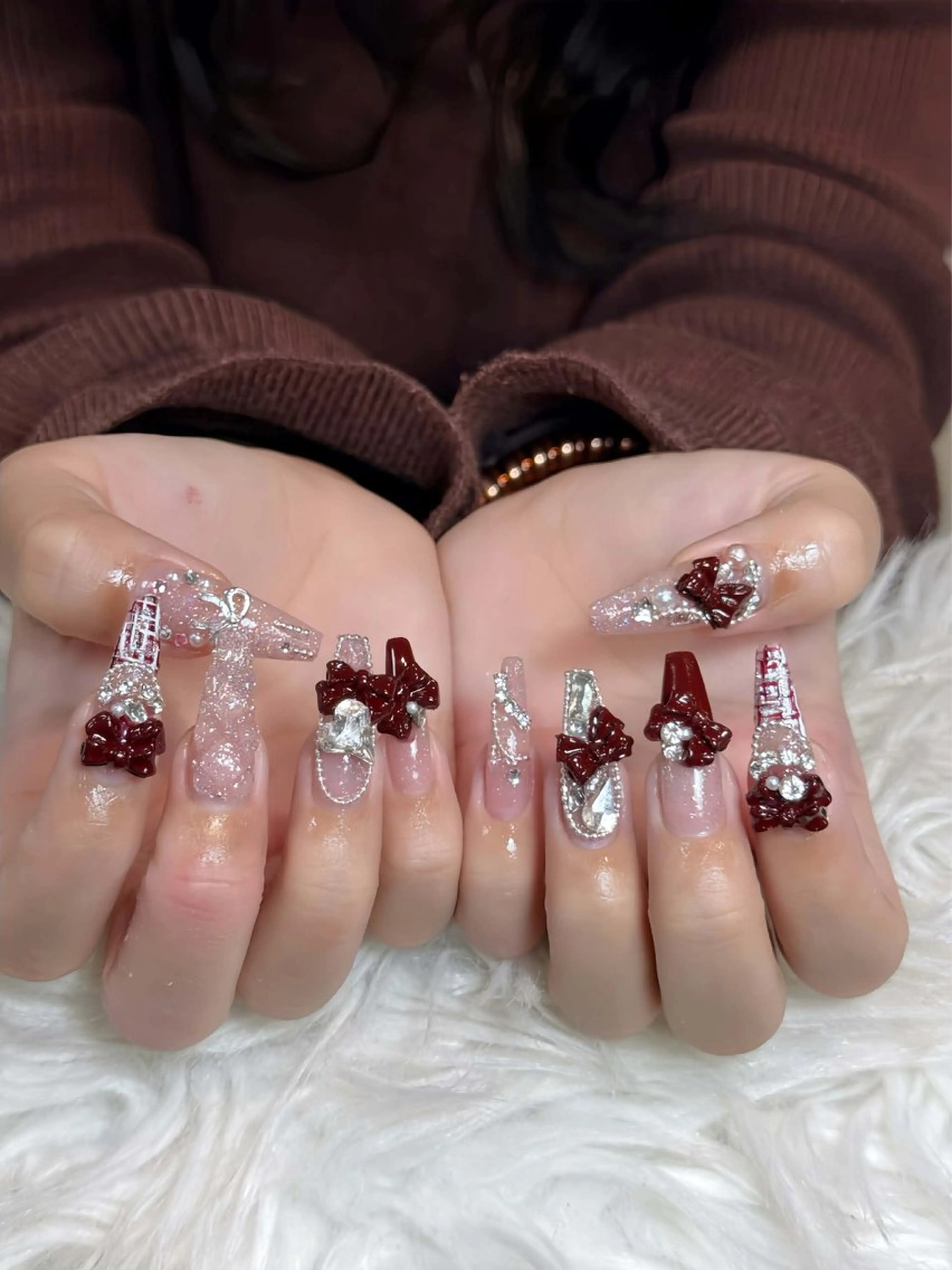 ネイル オーロラネイル ボルドー ブラウン 氷ネイル・うるうるネイル キラキラネイル ハンドネイル Julli NailStudioのネイルデザイン