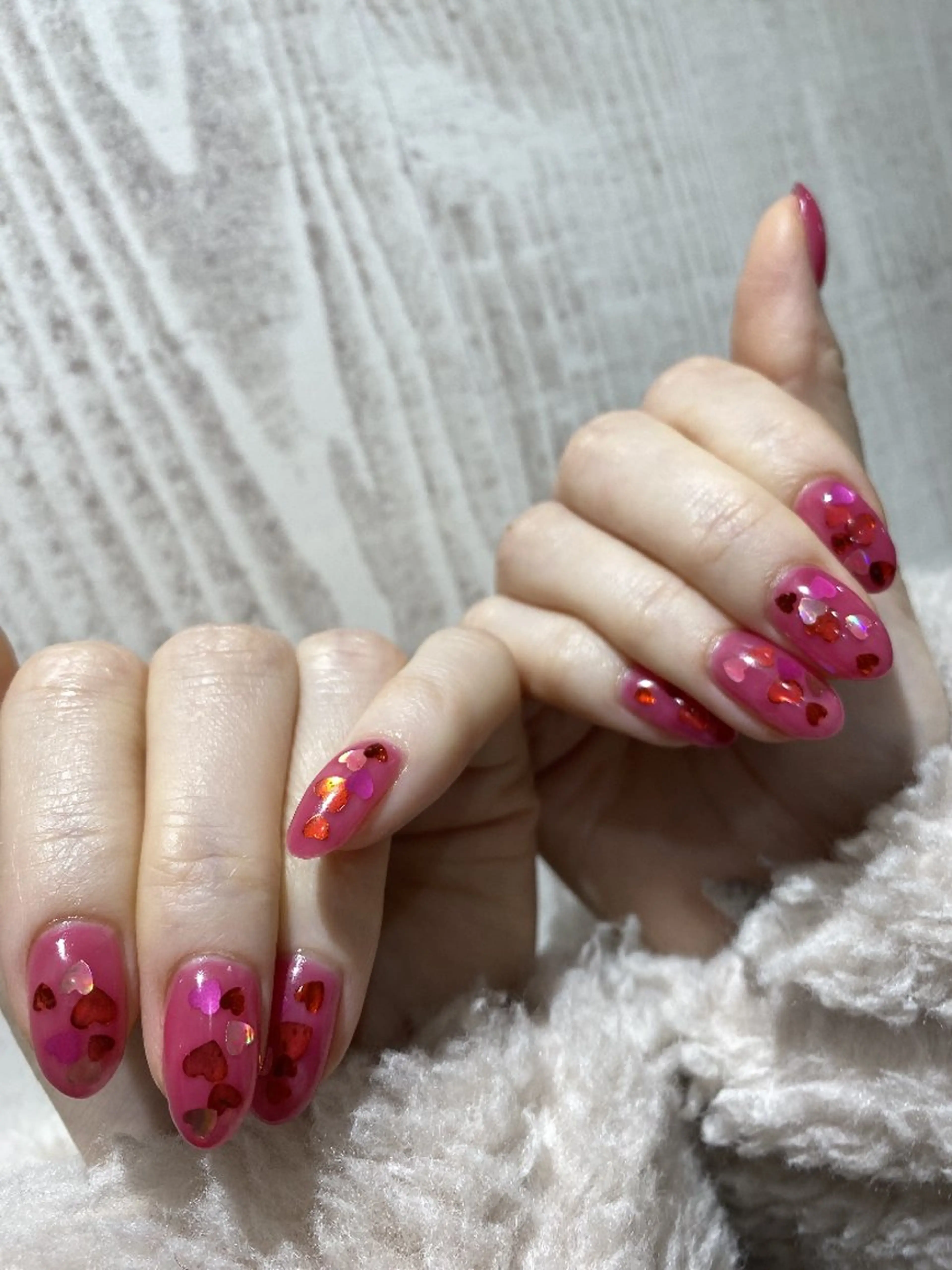 ネイル ゴールド ハート ホログラムネイル ピンク 赤色 13日3980円‼️ マグもデザインも◎のネイルデザイン