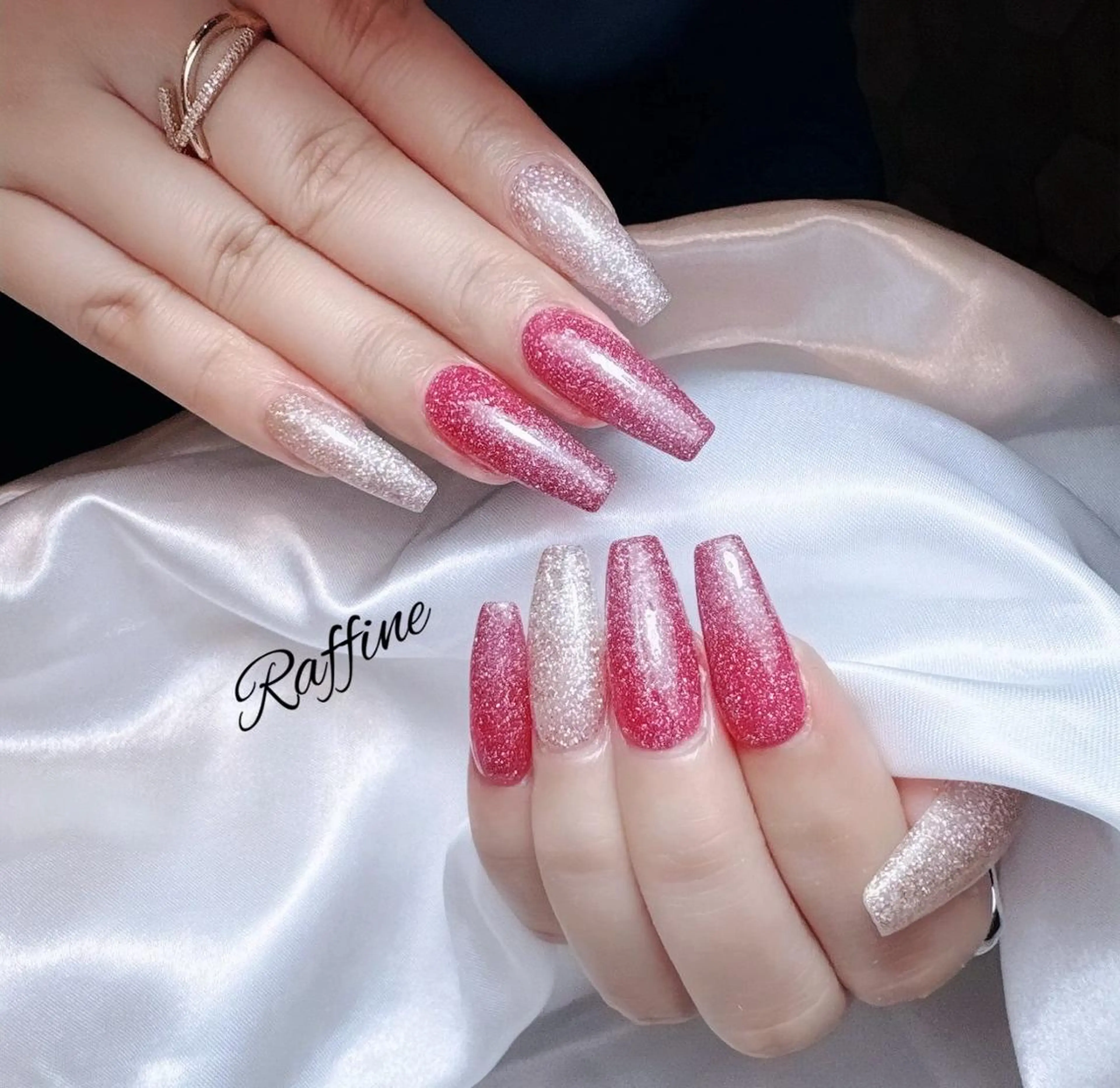 ネイル ハンドネイル RAFFINE 月🦋🩵のネイルデザイン