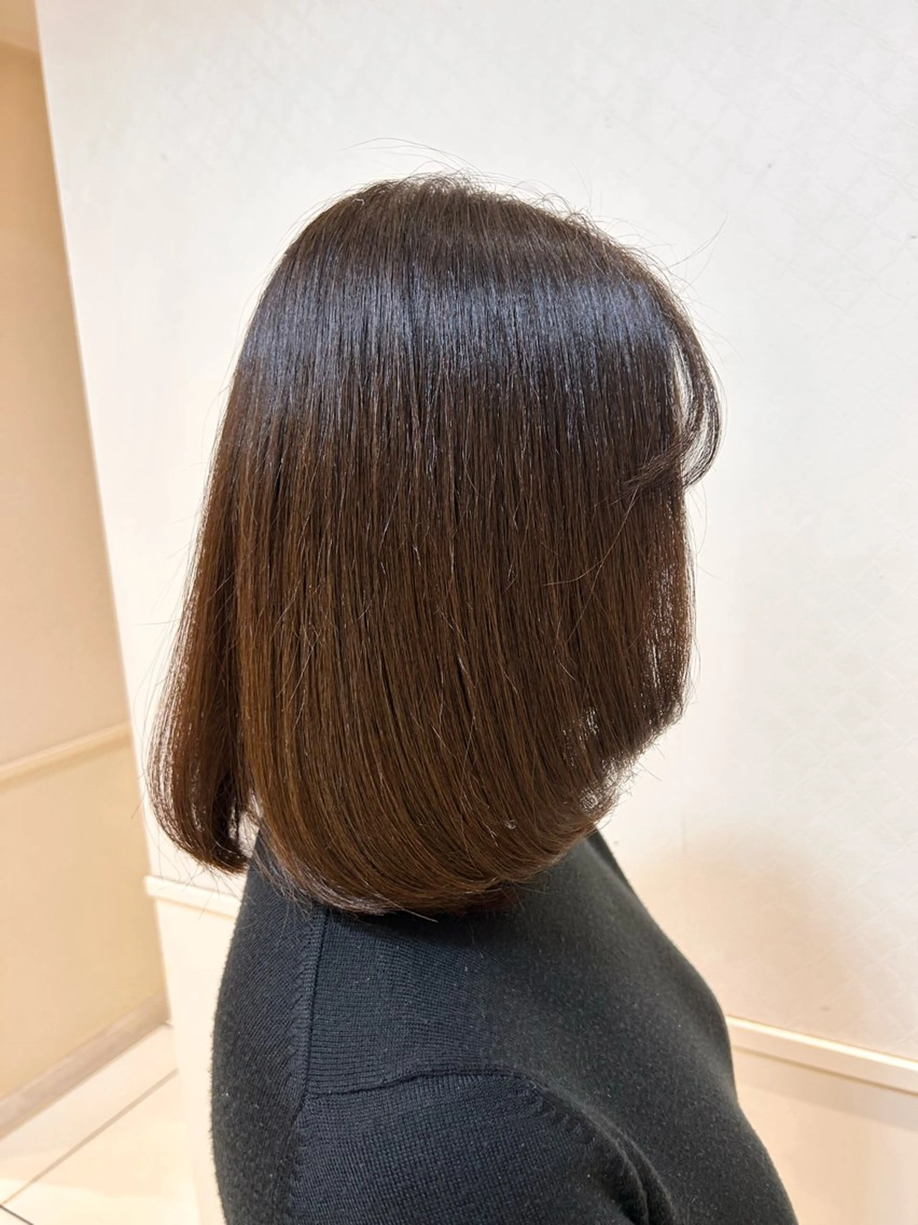 ミディアム レイヤーカット 巻ける縮毛矯正 🌺 柔らか海外質感のヘアスタイル