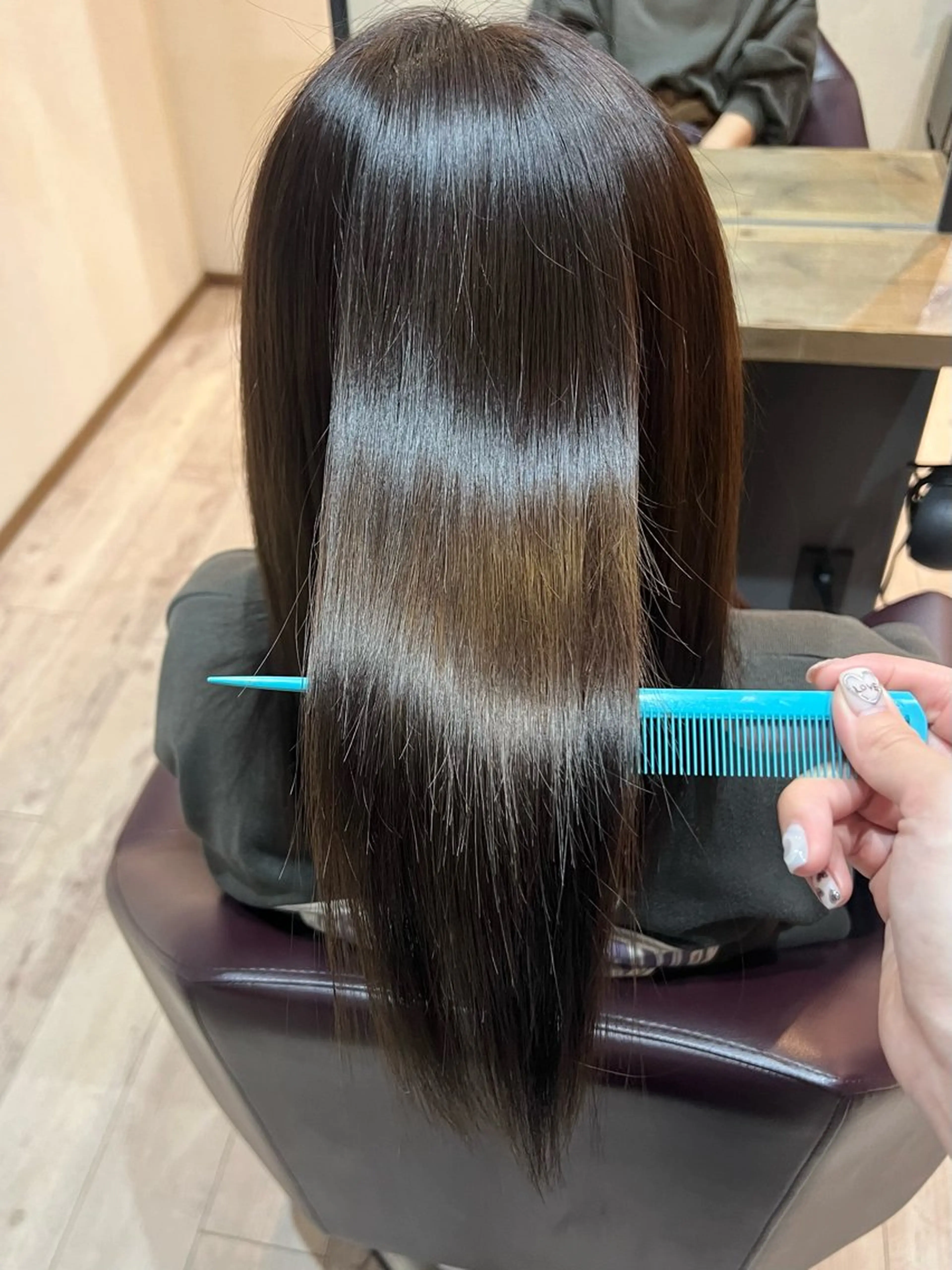 ロング 内沼 恵留菜のヘアスタイル