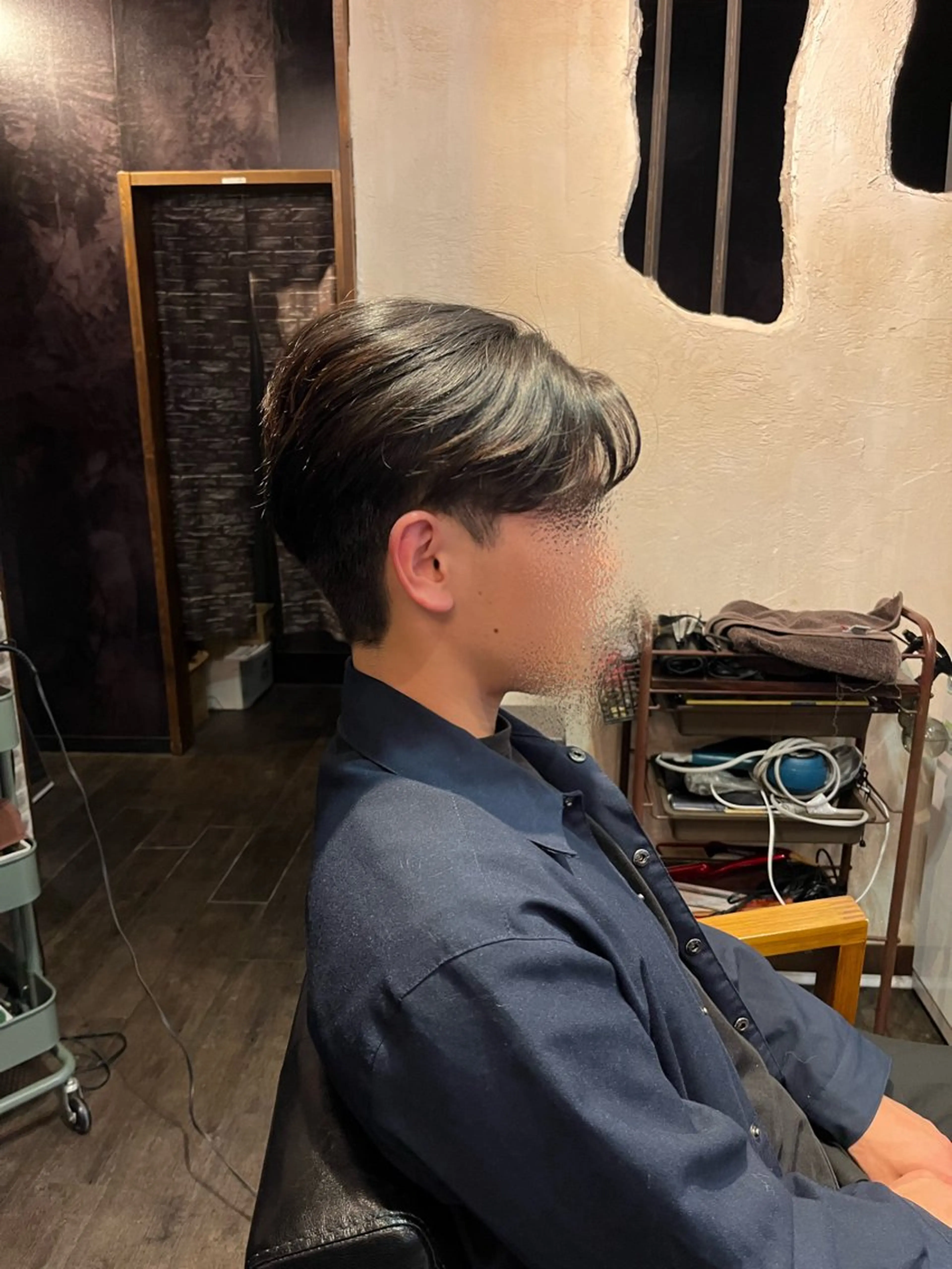 メンズ センターパート eMir... 武蔵小杉所属・新舘 怜奈のヘアスタイル