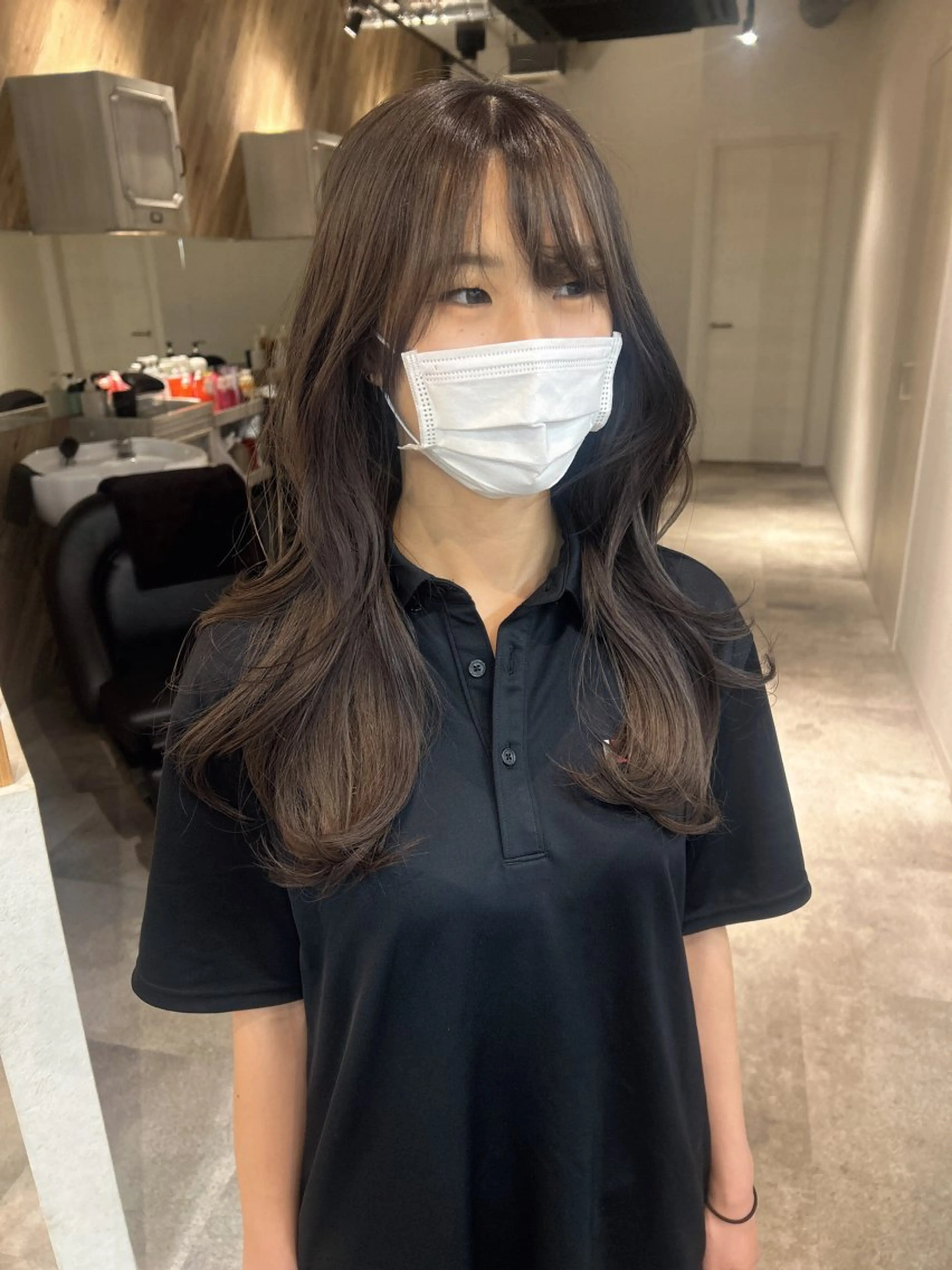 ミディアム カラー オリーブカラー 韓国風ヘア レイヤーカット カット ヘアカラー AILEE所属・ウルフカット レイヤーカット上柿のヘアスタイル