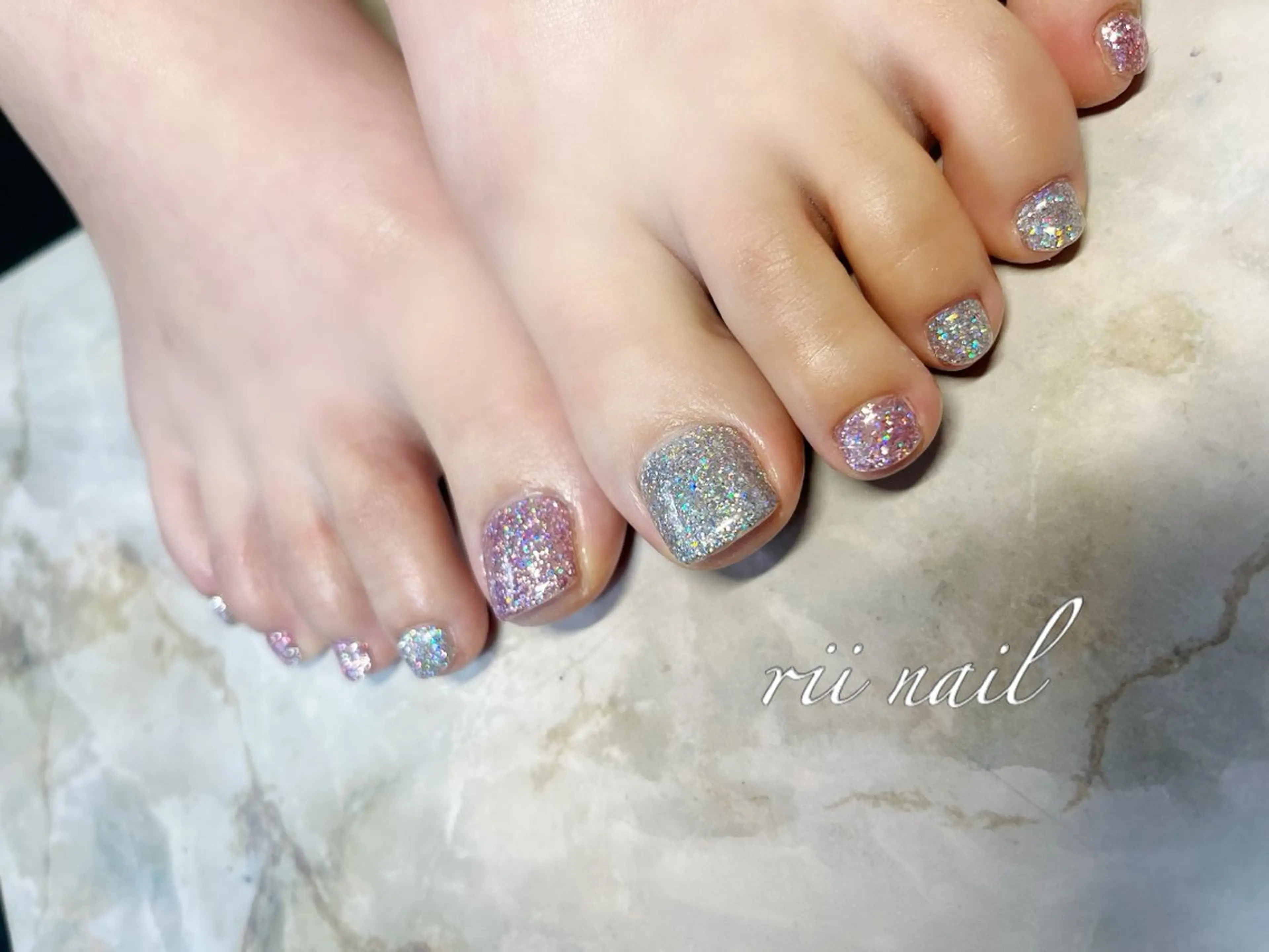 ネイル ラメ(グリッター) ワンカラーネイル フットネイル rii 　nail所属・rii  nail rikoのネイルデザイン