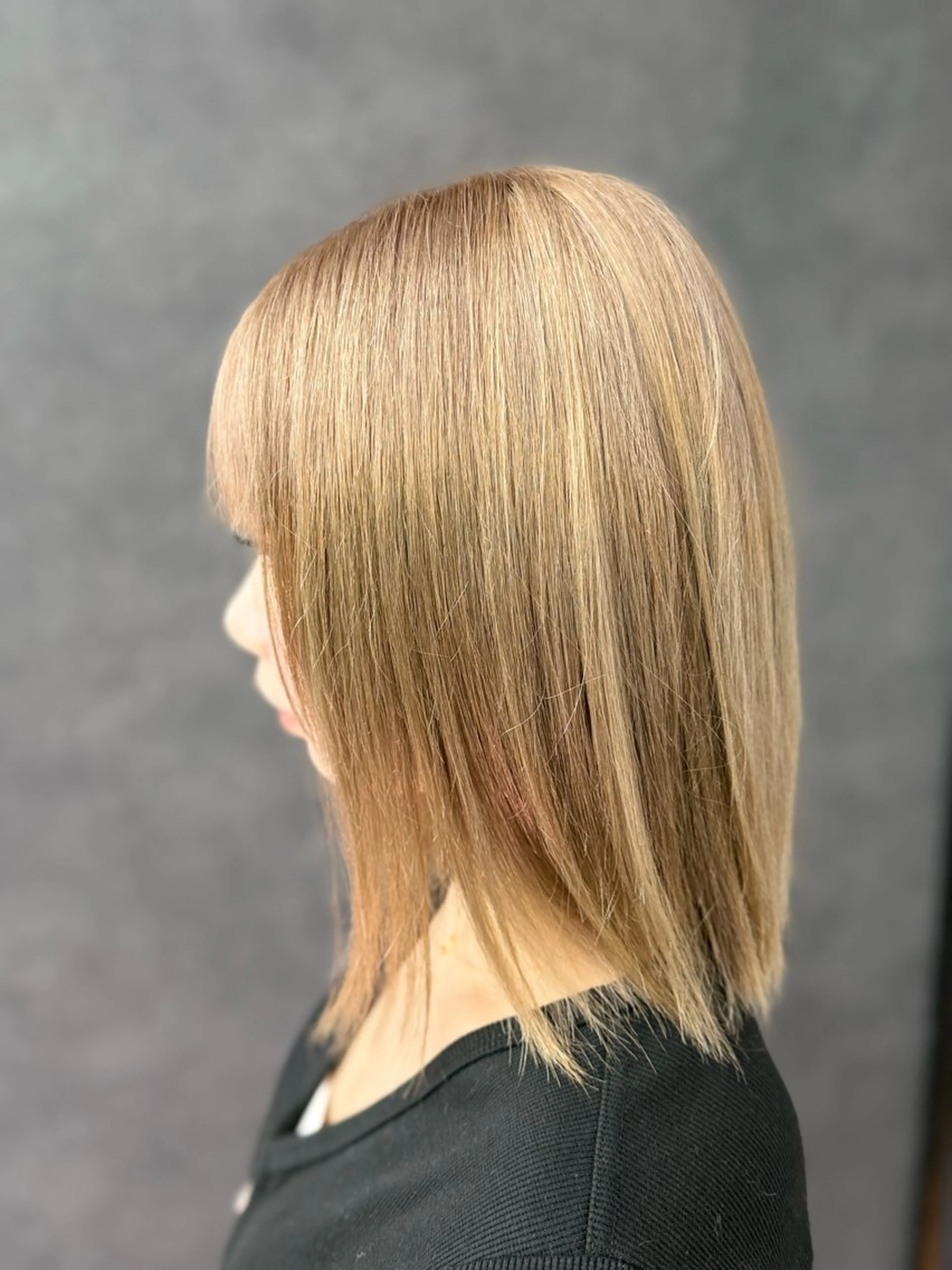 ミディアム カラー ベージュカラー ミルクティーベージュ ヘアカラー 渋谷ブリーチカラー/ デザインカラー/優希のヘアスタイル