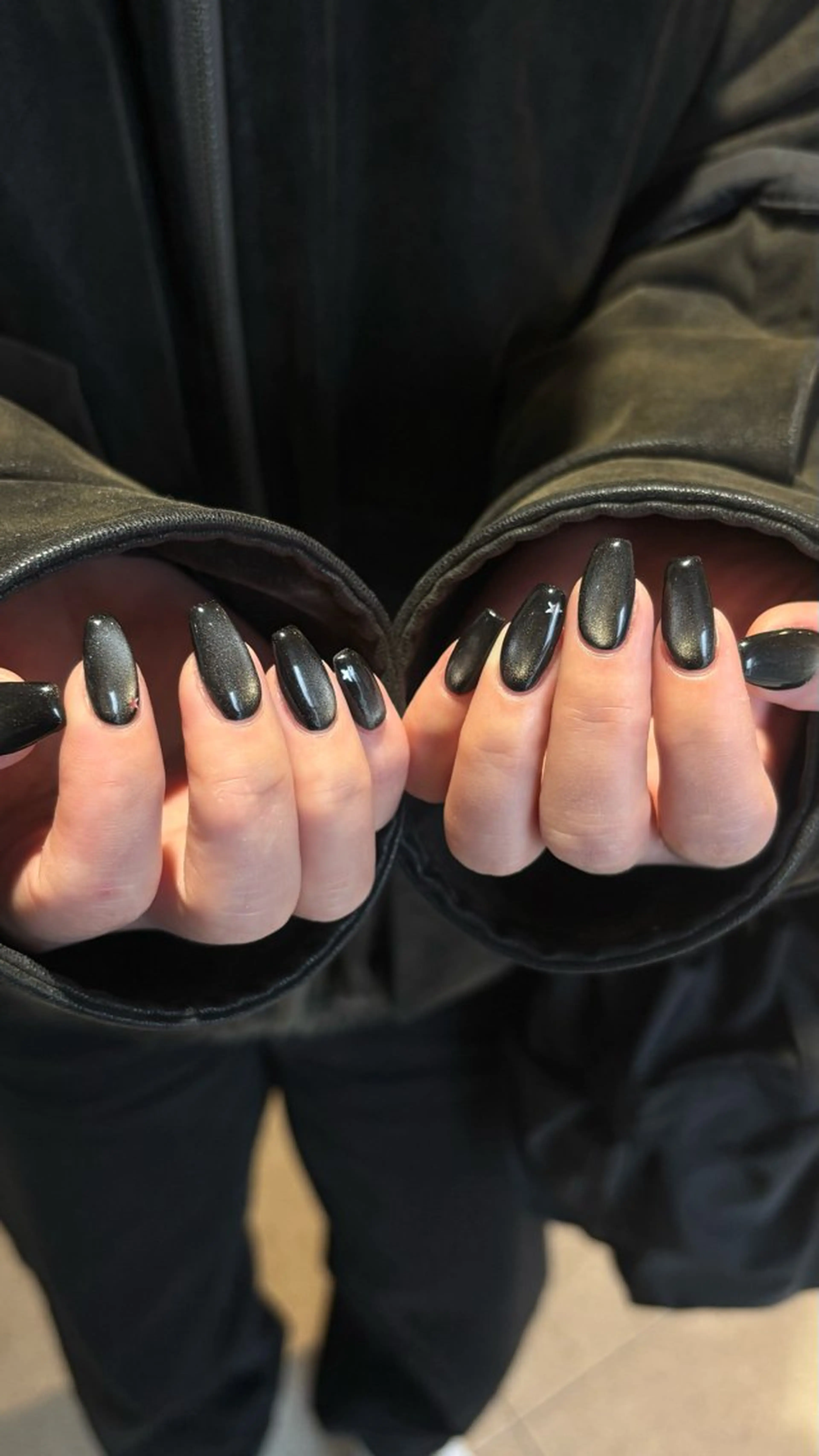 ネイル マグネットネイル ハンドネイル ネイルサロンマーノ所属・mano Hanaのネイルデザイン