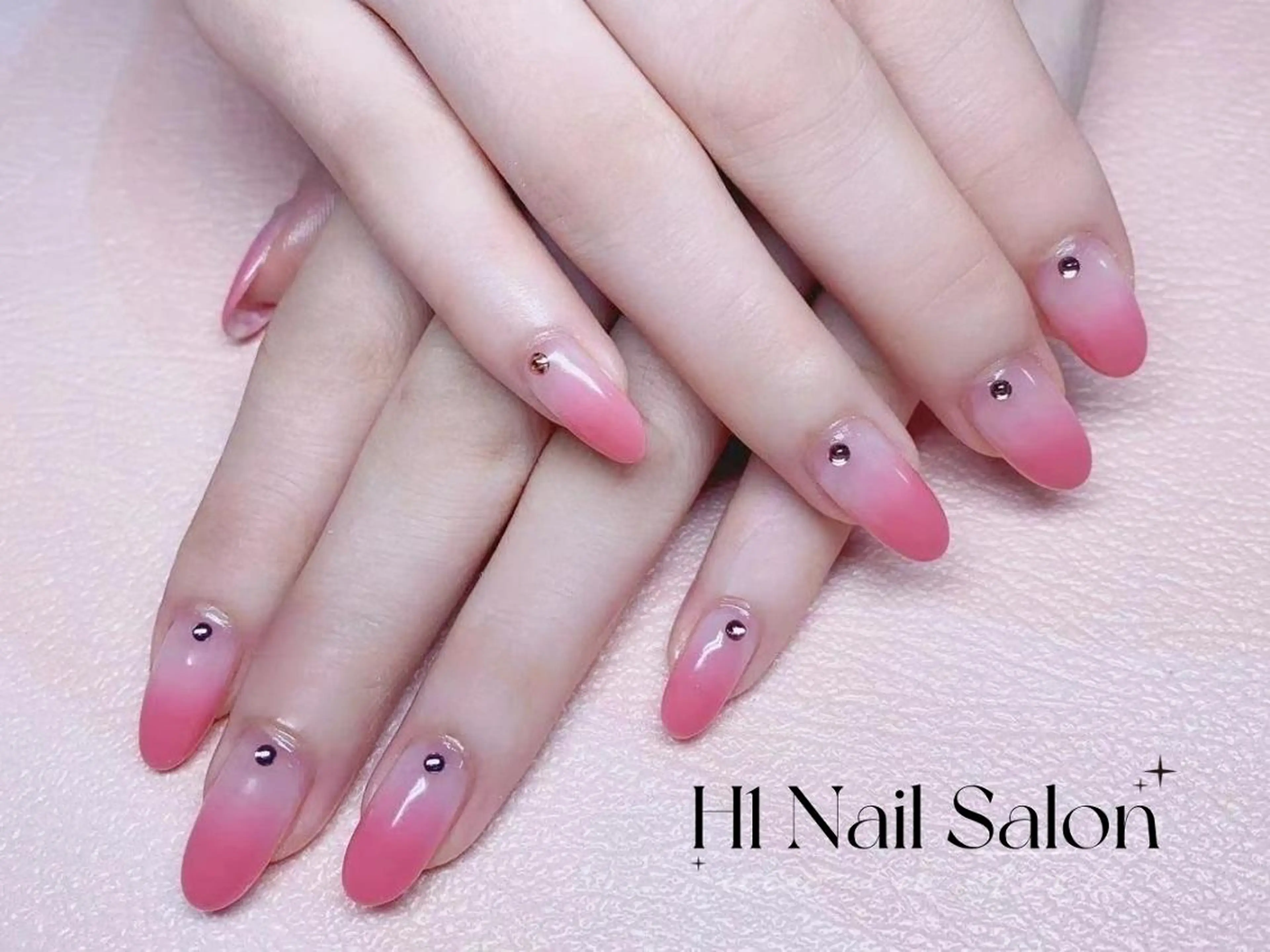 ミディアム Dioneネイル リリのネイルデザイン