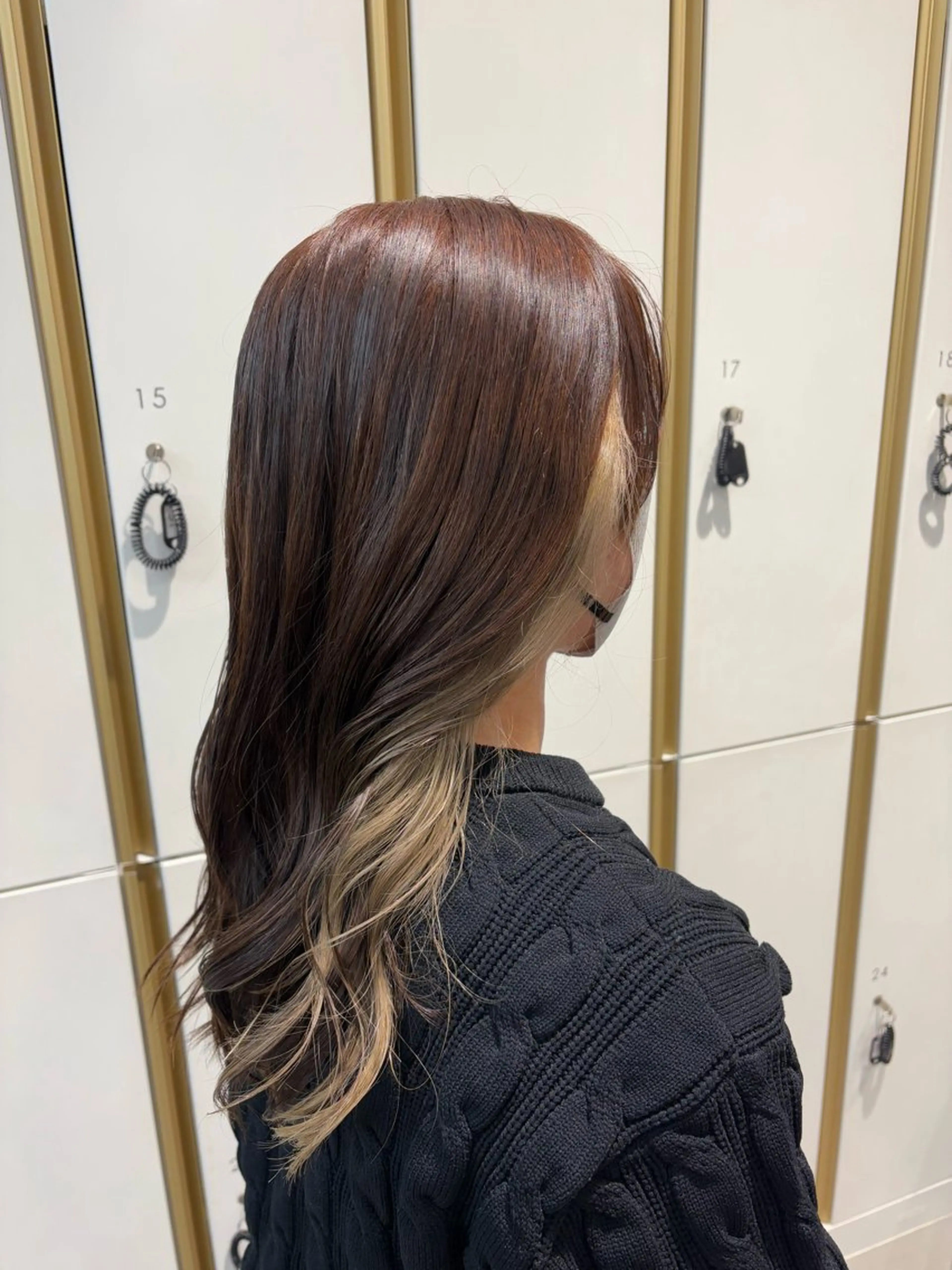 ロング カラー インナーカラー ブリーチ🫧艶カラー レイヤー韓国ヘアのヘアスタイル