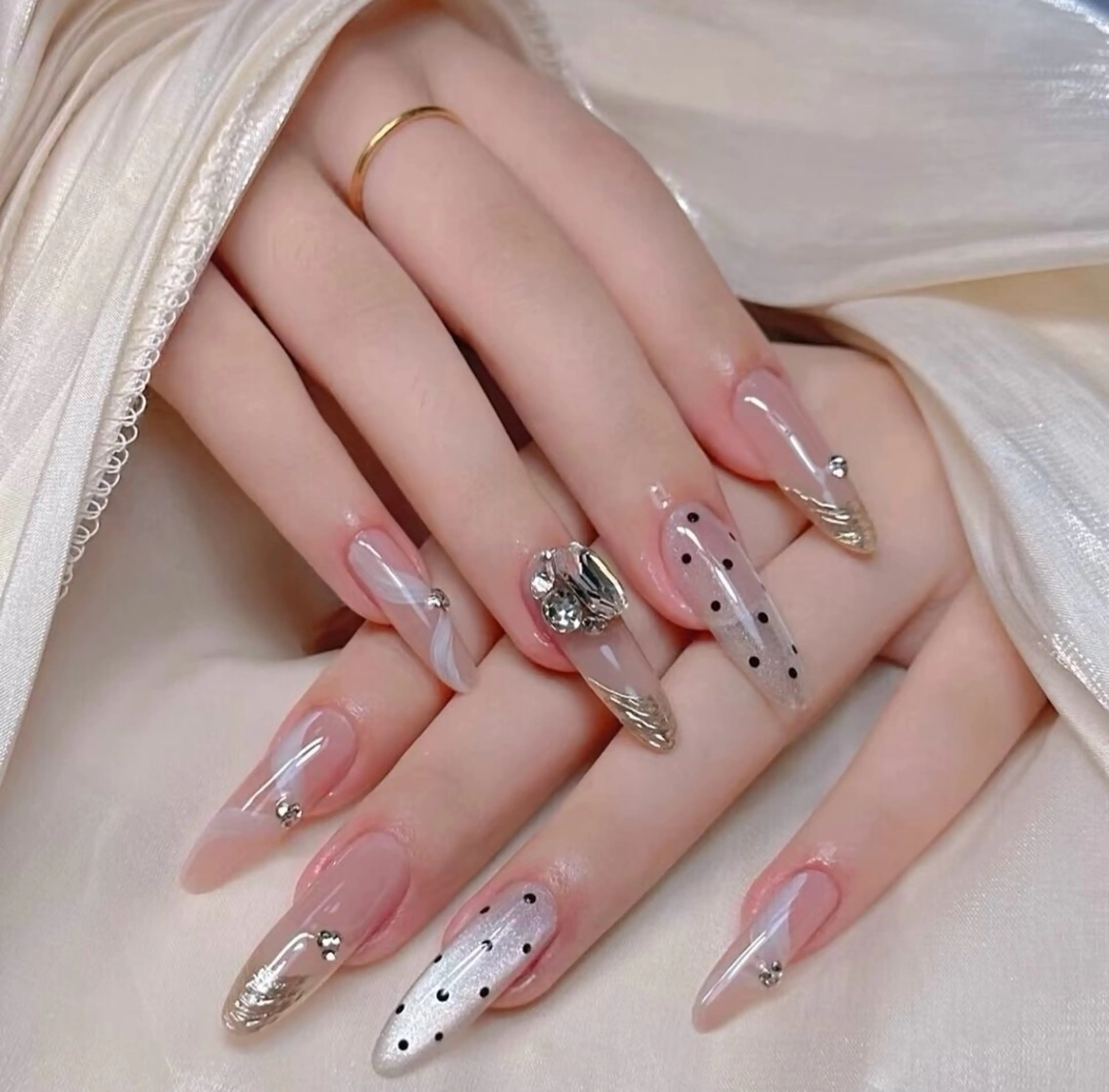 ネイル チークネイル 長さ出し フレンチネイル ガーリー 韓国ネイル sun nail池袋 モデル募集のネイルデザイン