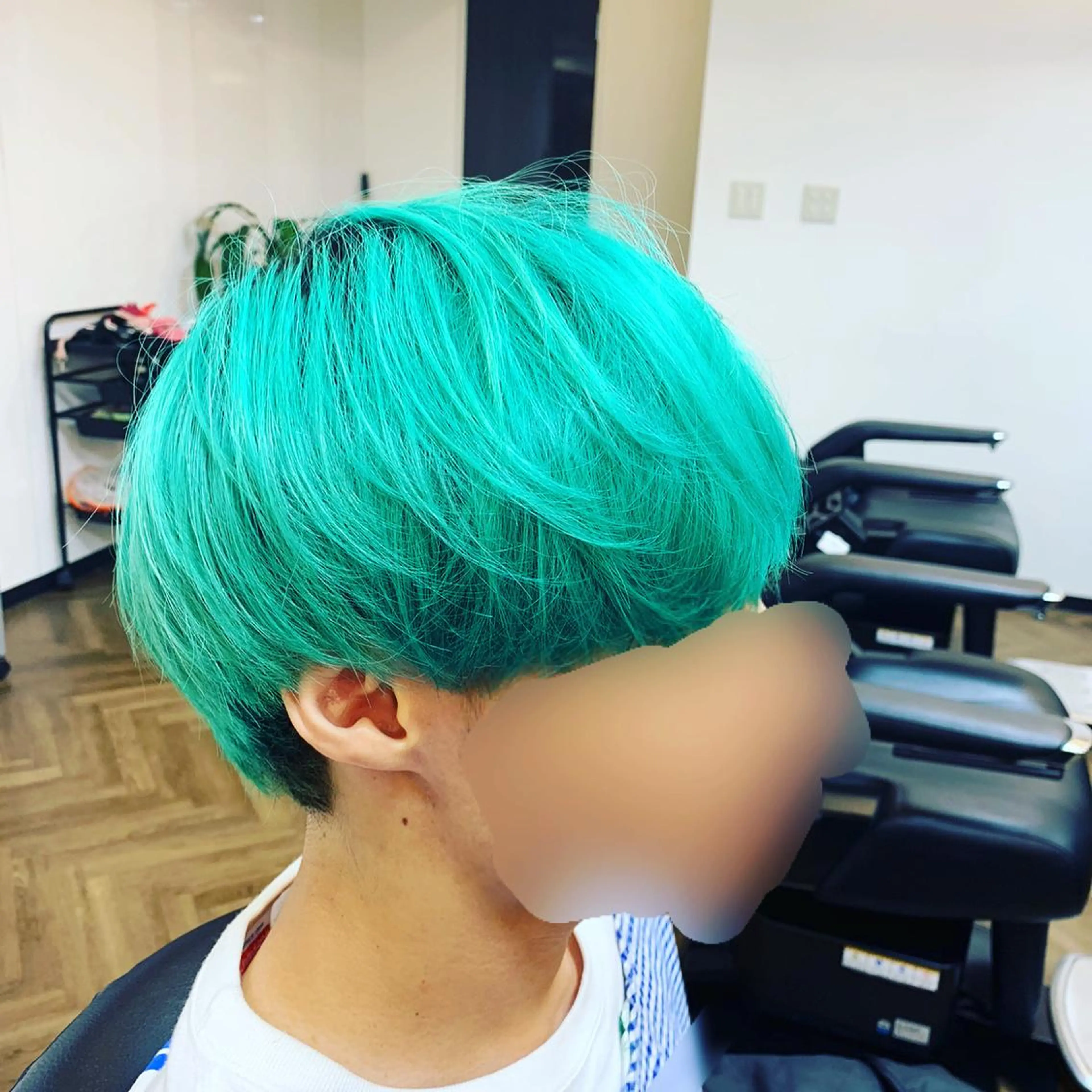 ショート カラー メンズ メンズハイトーン ハイトーンカラー スマイルヘアーさいたま新都心店所属・岡 康太のヘアスタイル