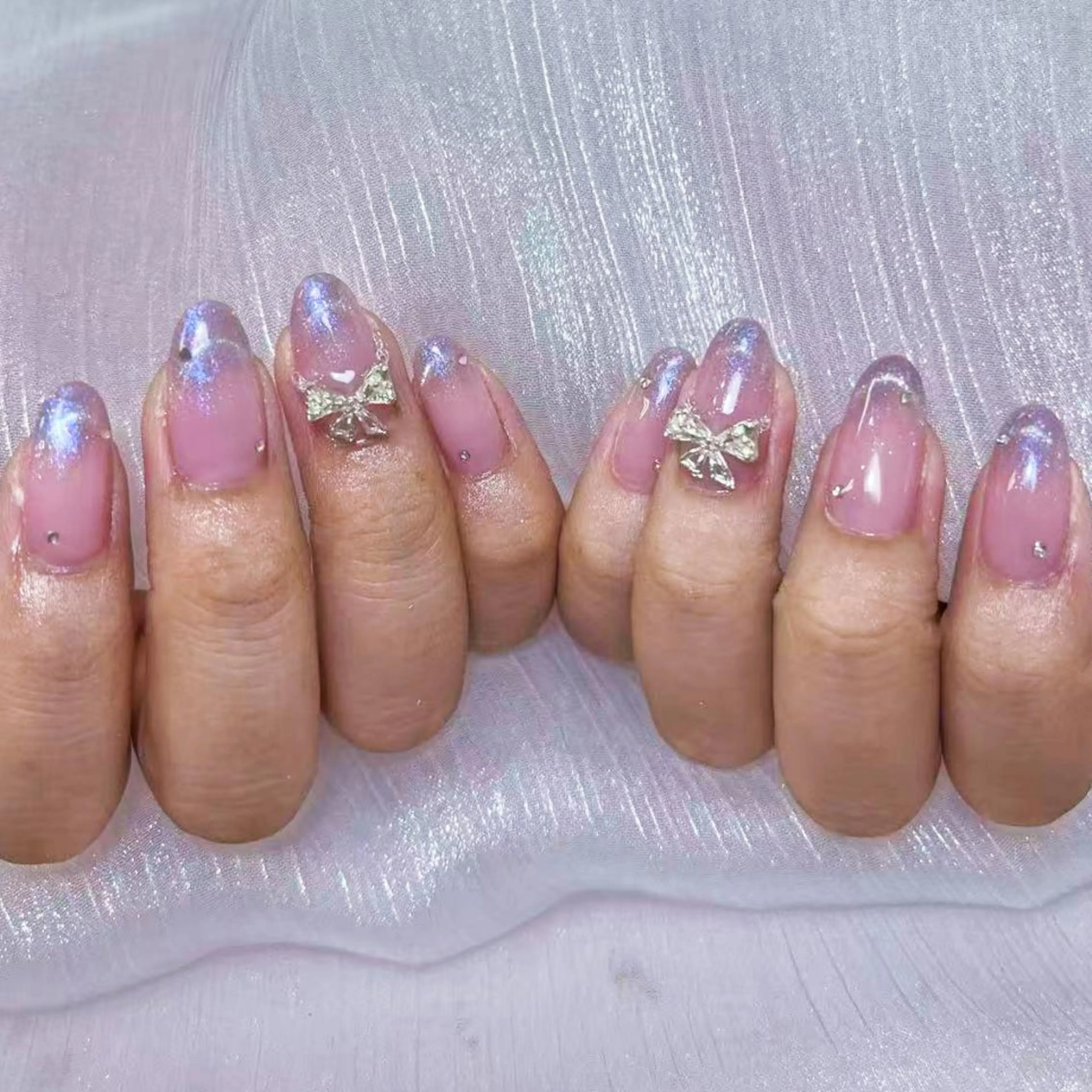 ネイル アートネイル オーロラネイル ガーリー キラキラネイル マグネットネイル ハンドネイル DIAMOND 💅のネイルデザイン