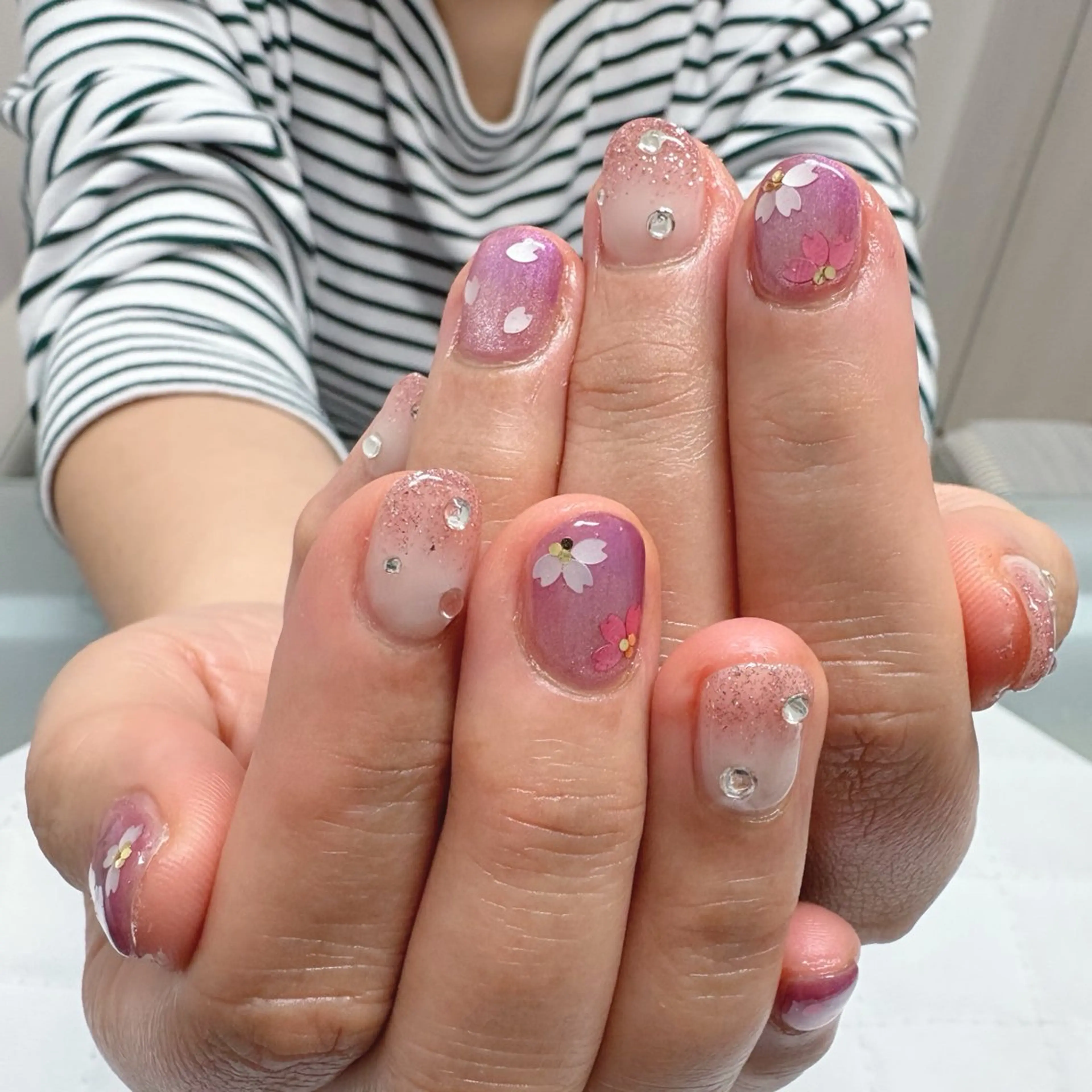 ネイル 桜ネイル ハンドネイル ネイルサロン KURIKINDIのネイルデザイン