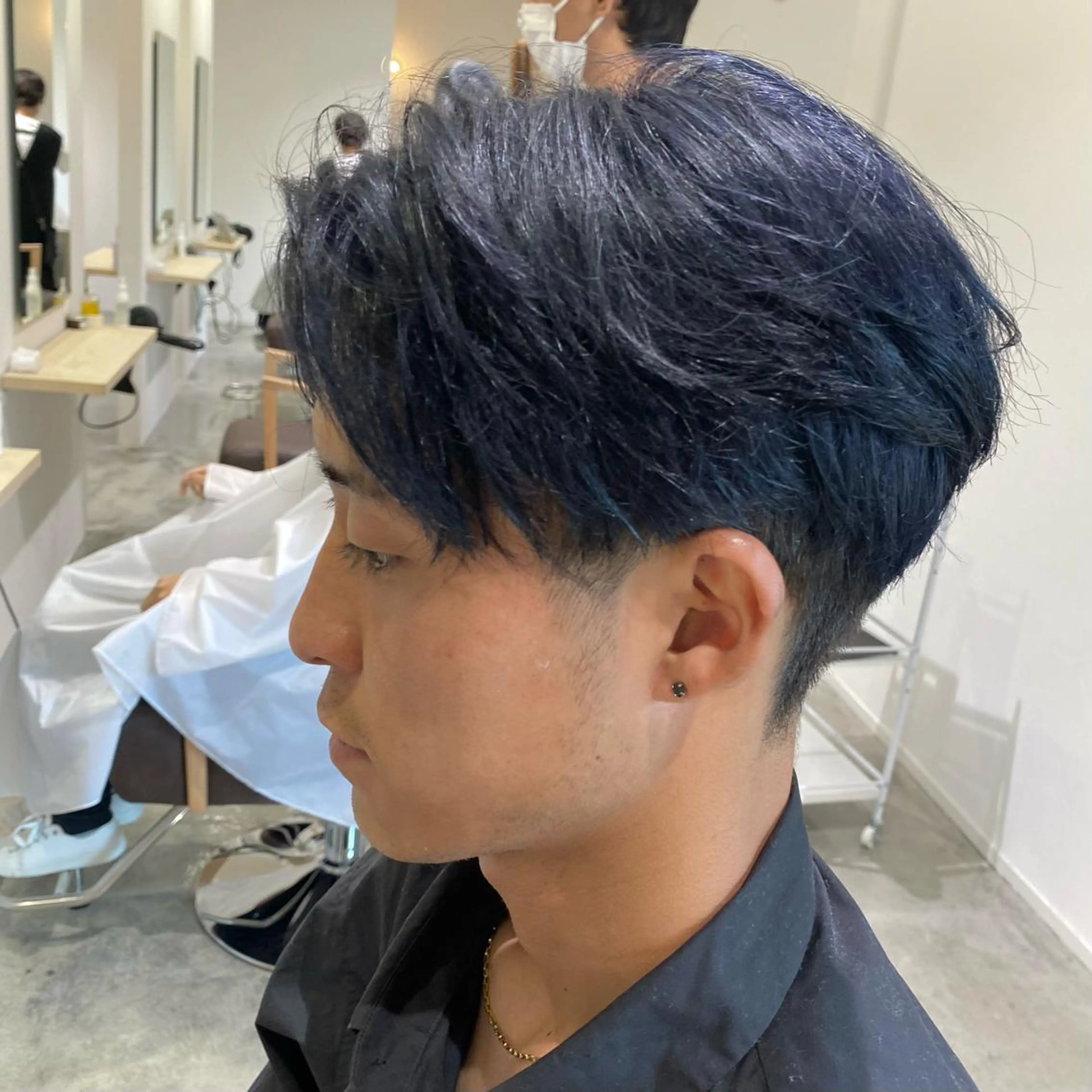 メンズ メンズバレイヤージュ センターパート メンズハイライト メンズインナーカラー メンズパーマ カット ヘッドスパ ブリーチなしWカラー /酸性ストレート河本のヘアスタイル